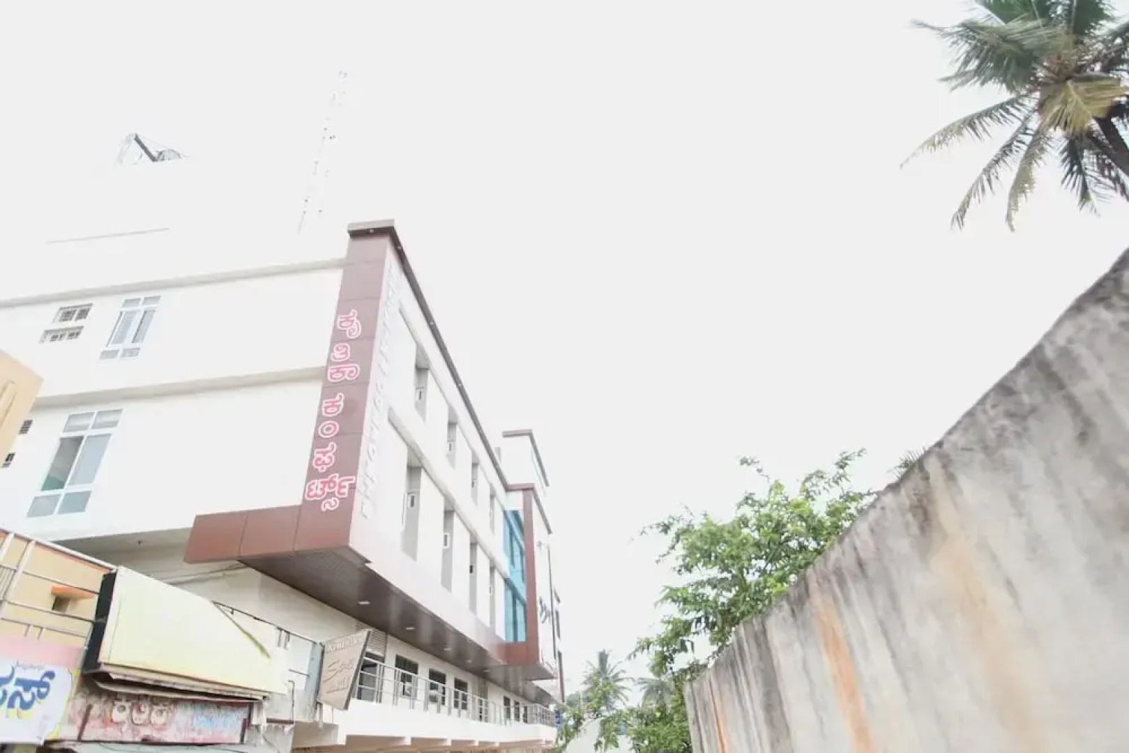 SPOT ON 29404 Kruthika Comforts