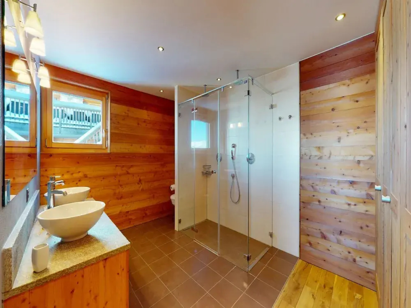 Egg Sauna & Luxury Chalet 16 Pers