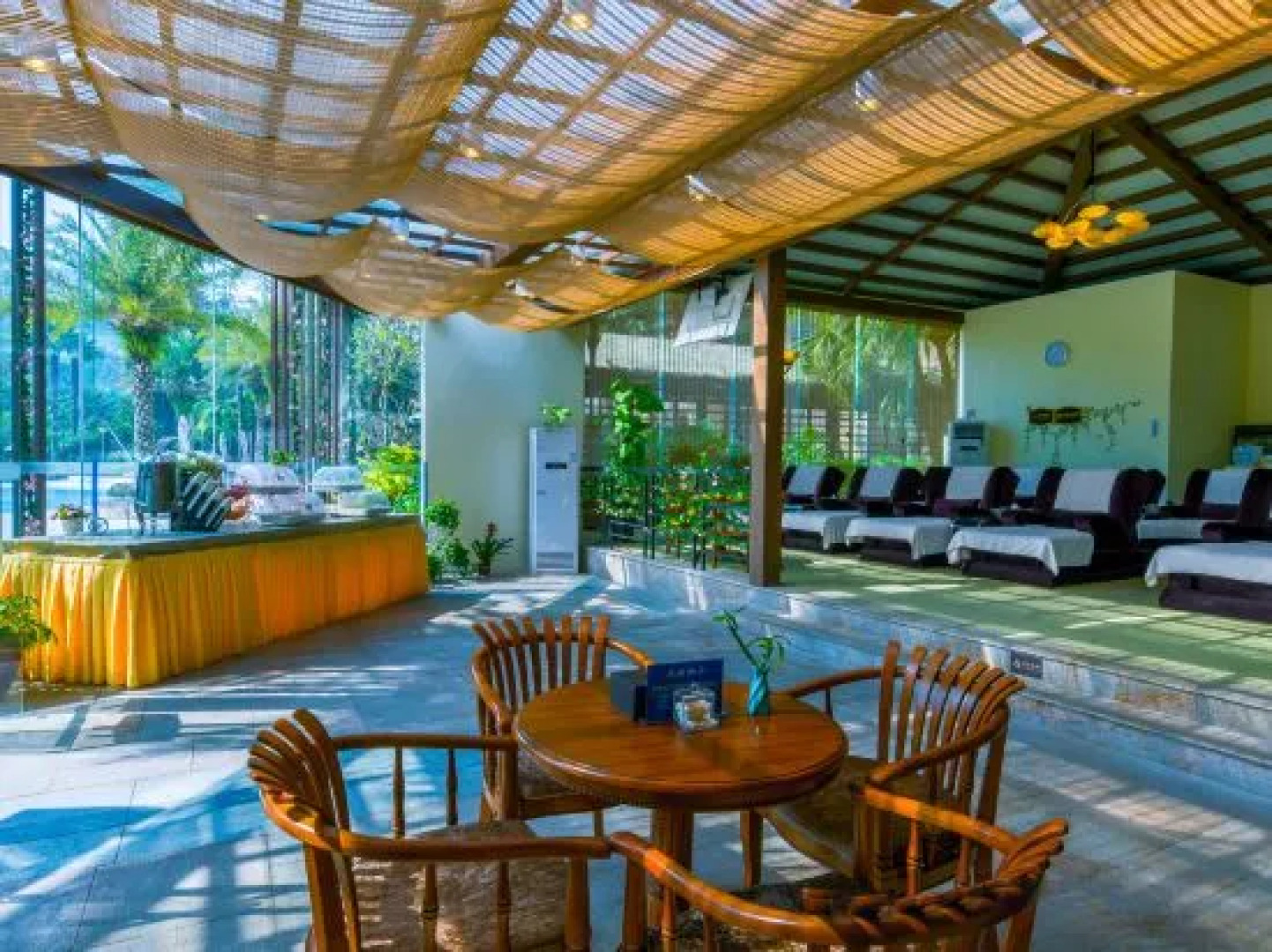 Country Garden Holiday Hot Spring Hotel