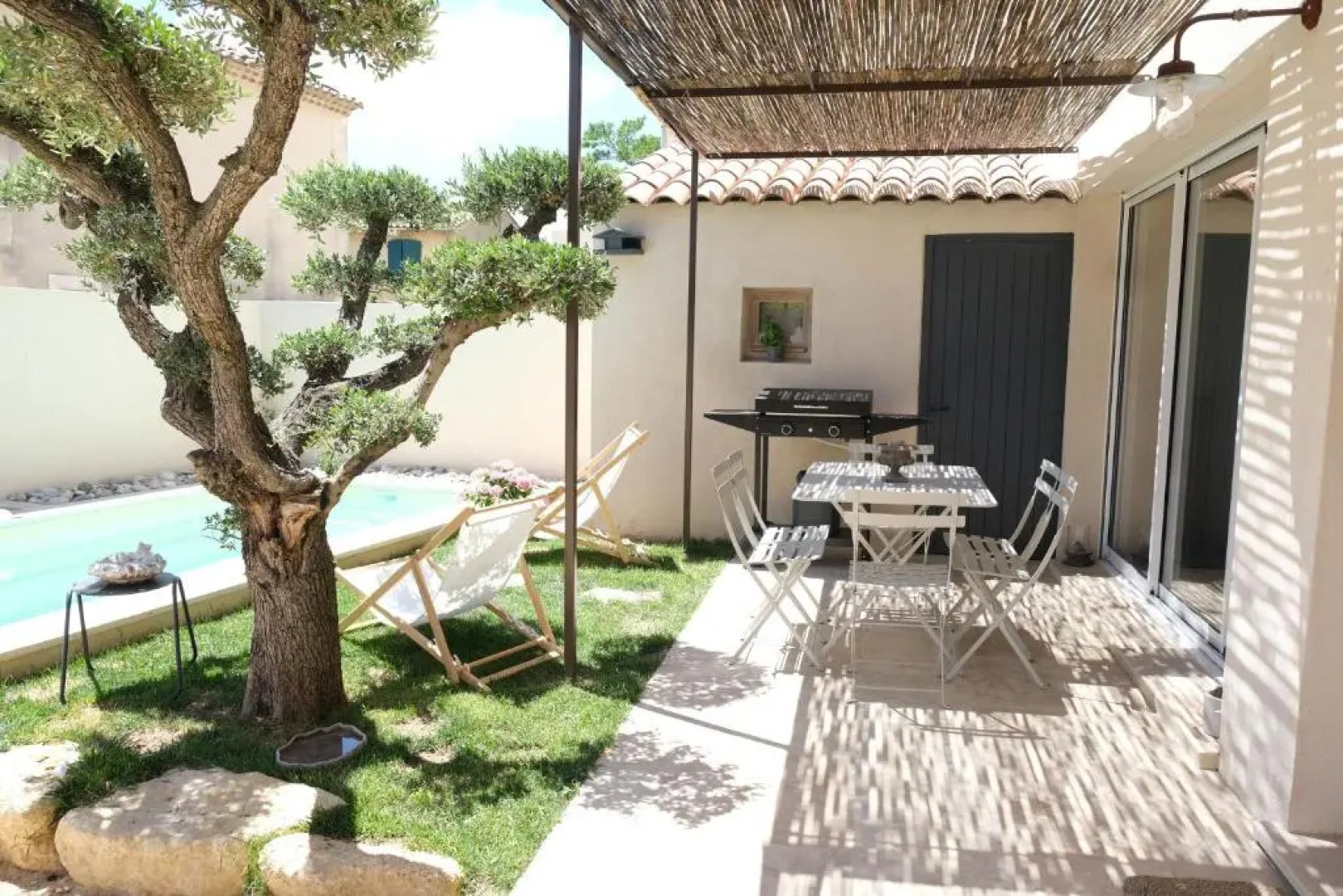 Maison de village avec piscine privée au coeur du village d'Aureille, 6 personnes LS1-386 PROUVENCO