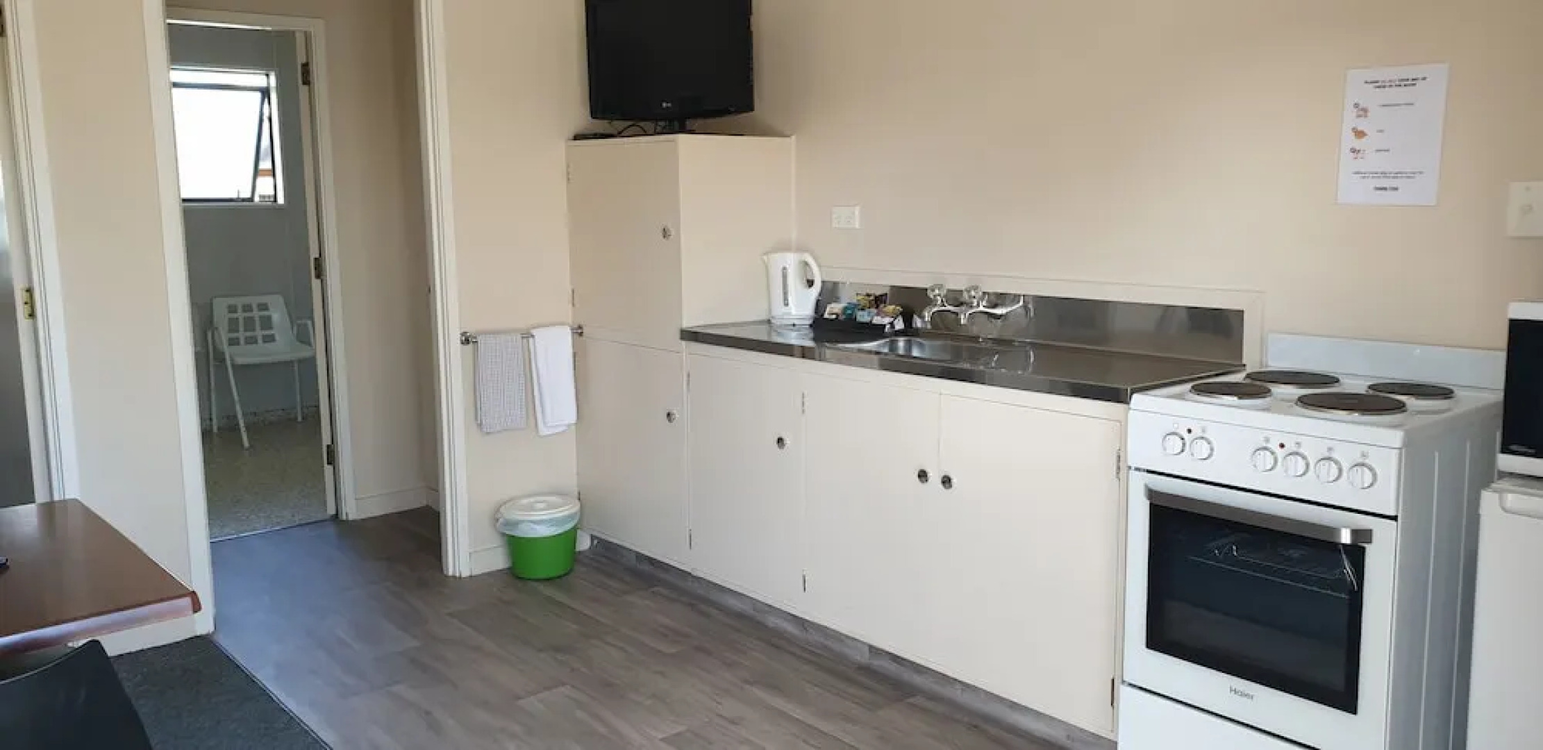 Commodore Motor Lodge