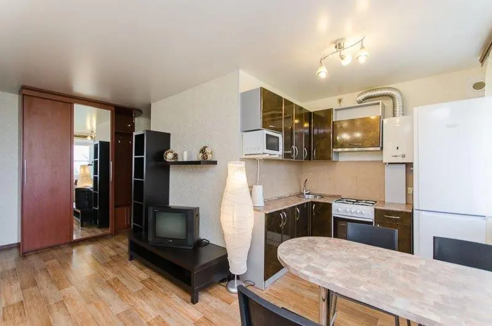 Apartments Sutki-Dom na Ploshchadi Gorkogo