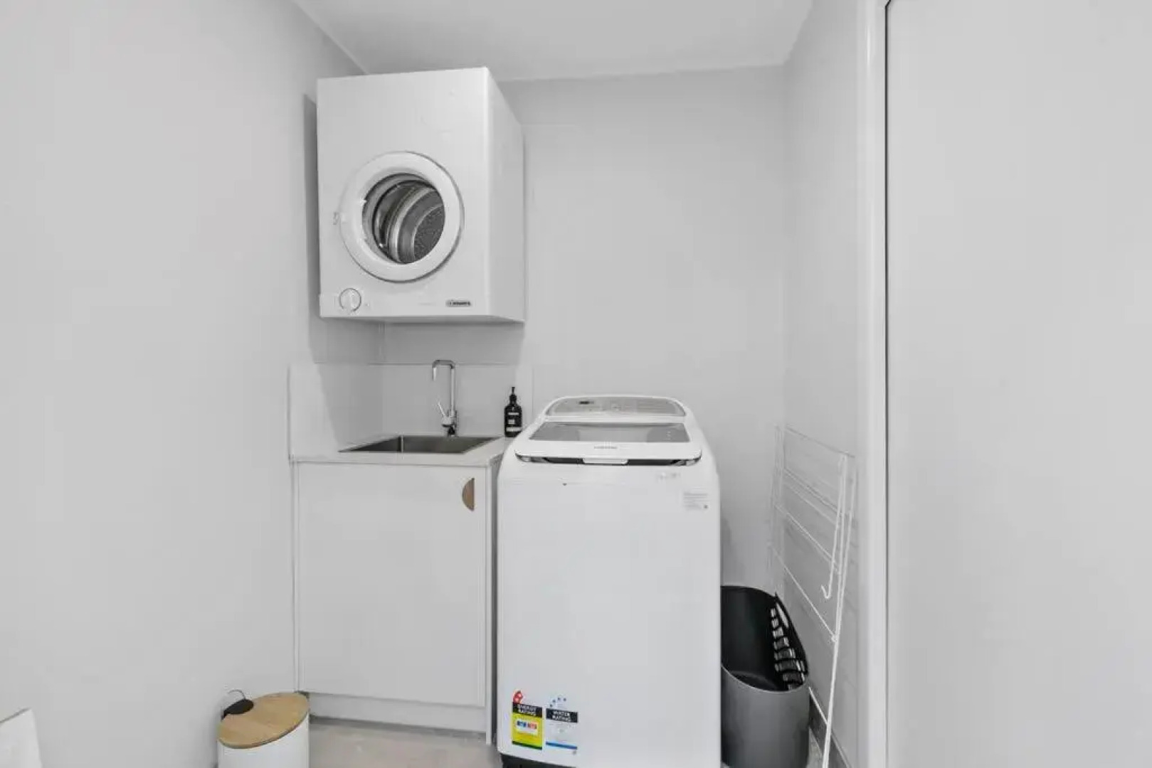 Yarabin - Luxury 6 Bedroom Home With Ocean Views