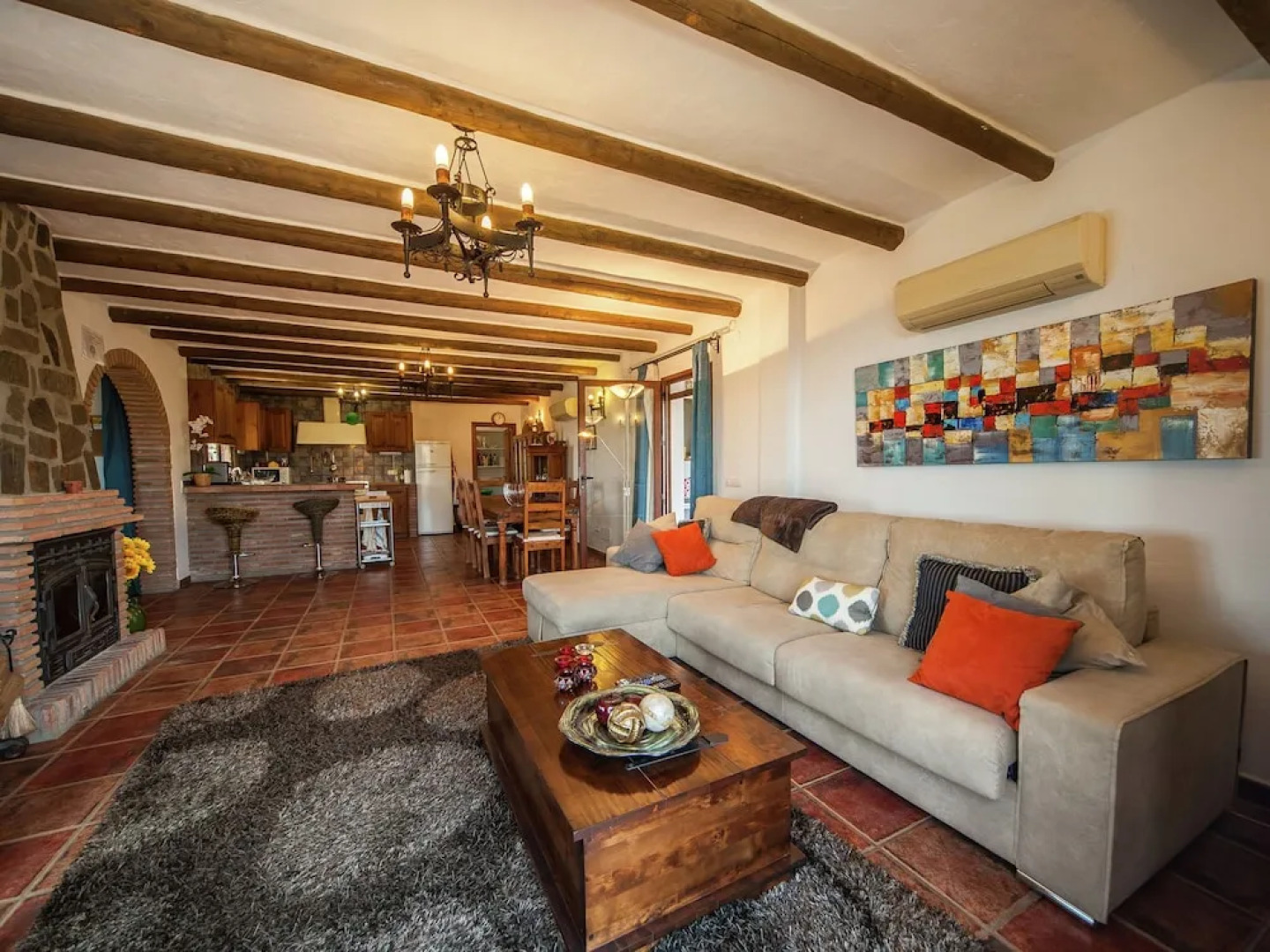 Spacious Cottage With Private Pool and Beautiful Views of Mountains and sea