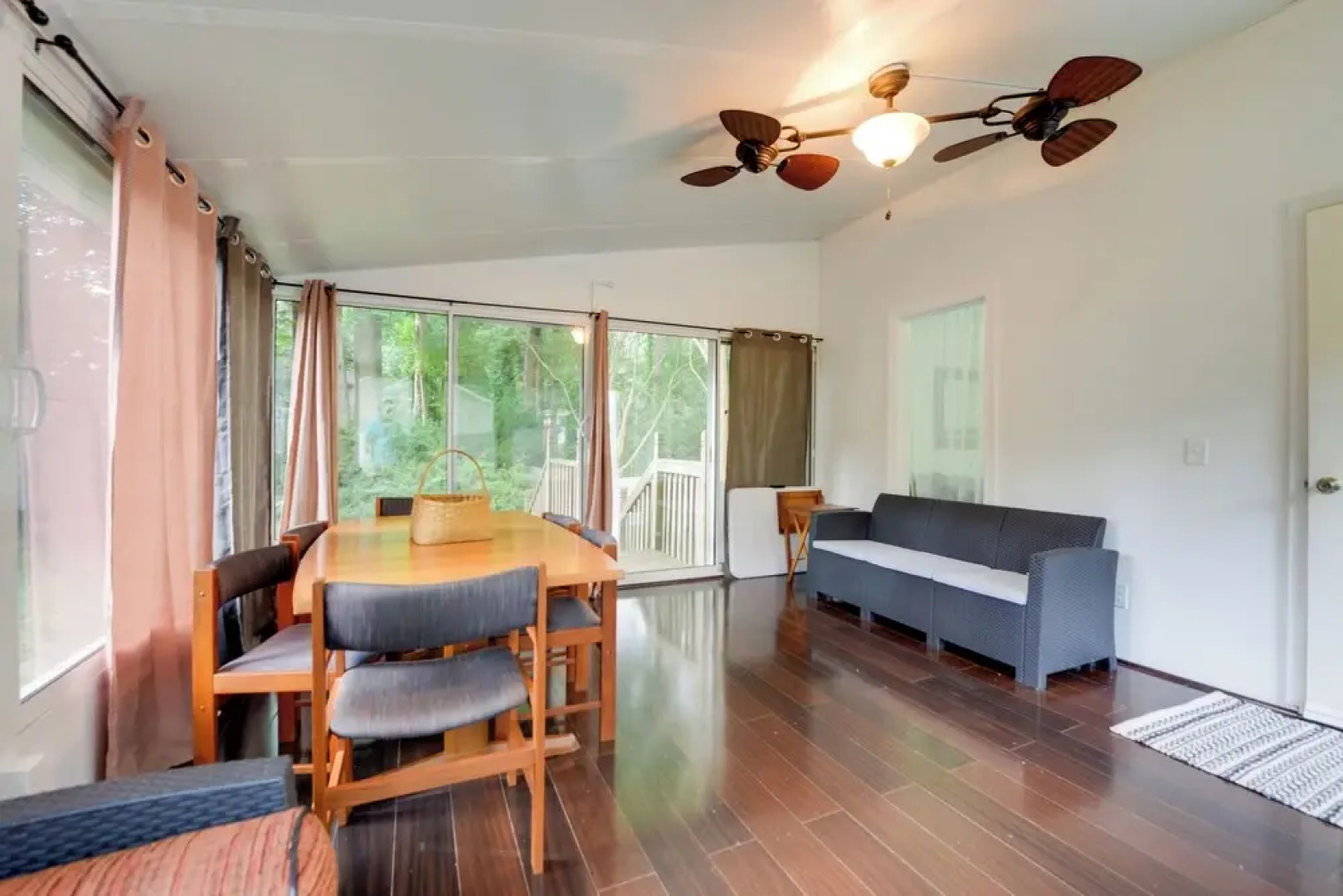 Cozy Cary Abode ~ 10 Mi to Downtown Raleigh!