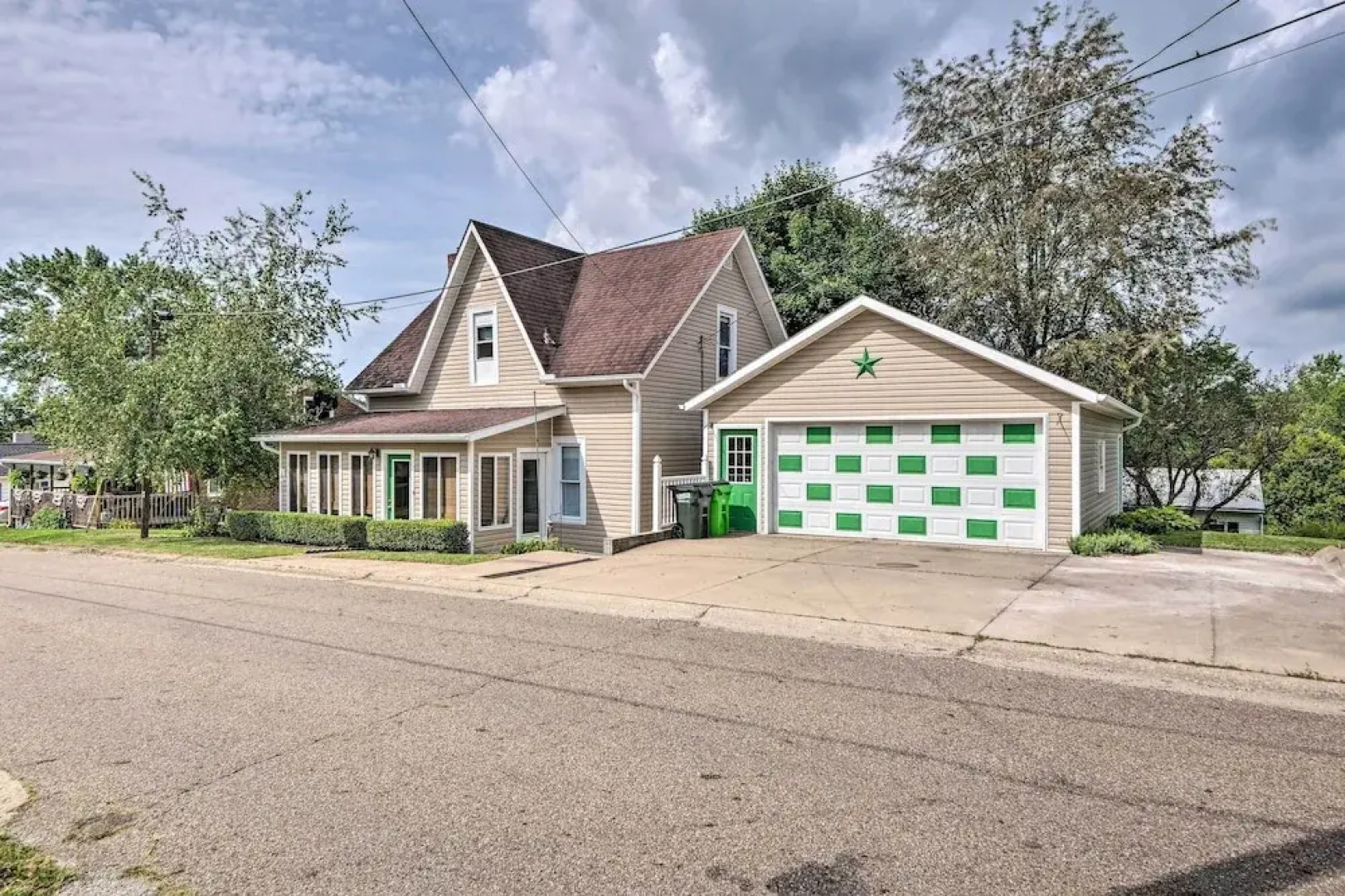 'the Shady Cottage' Millersburg Getaway w/ Deck