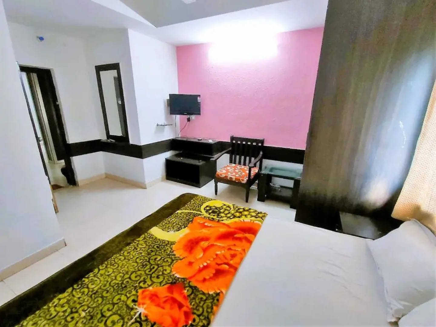 STAYMAKER Chakra Nayan Tara Sonu Inn