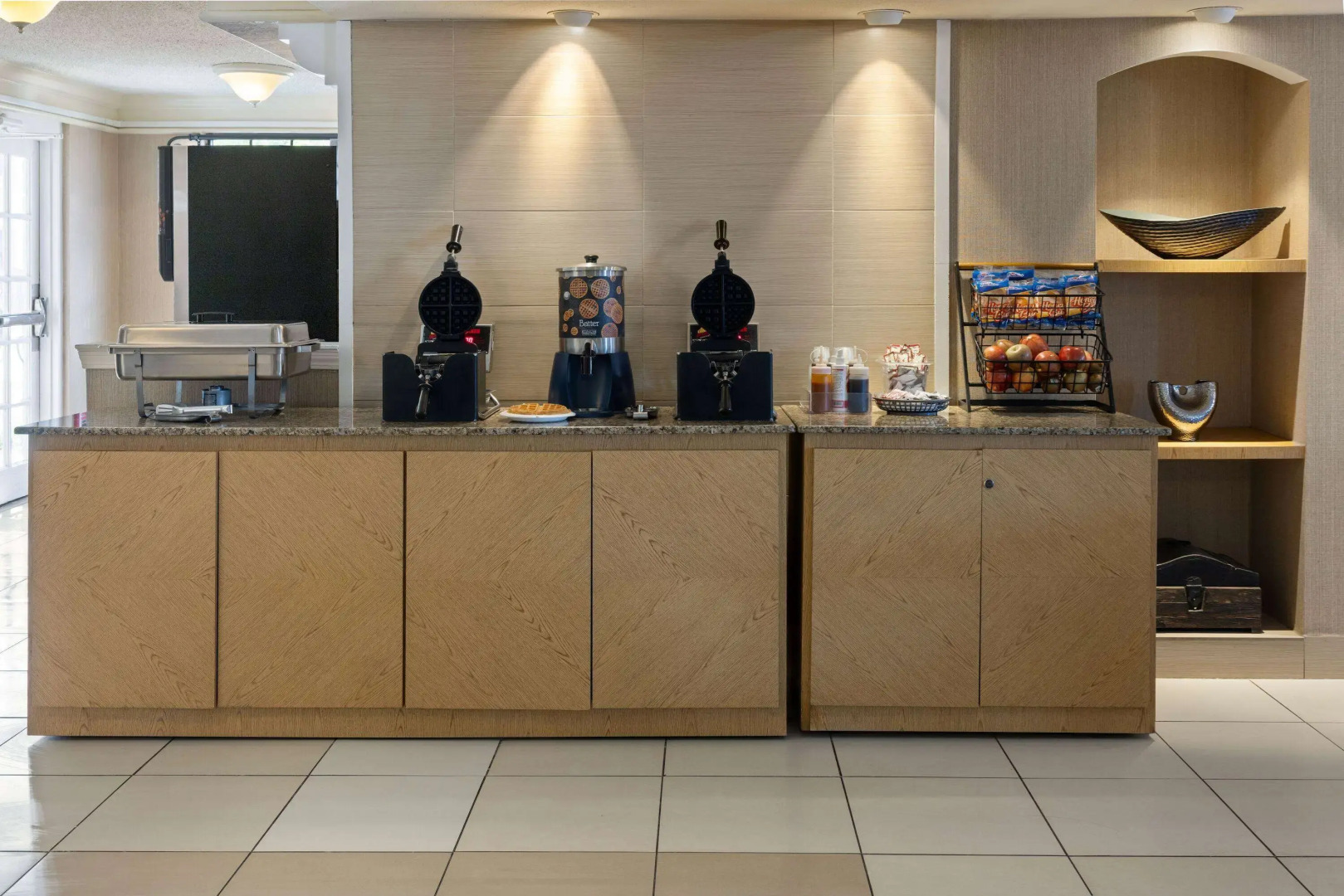 La Quinta Inn by Wyndham Pittsburgh Airport