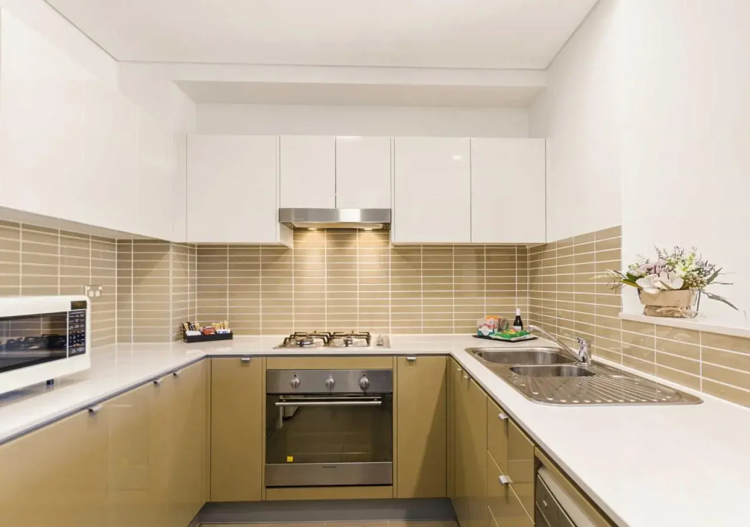 Quality Suites Pioneer Sands