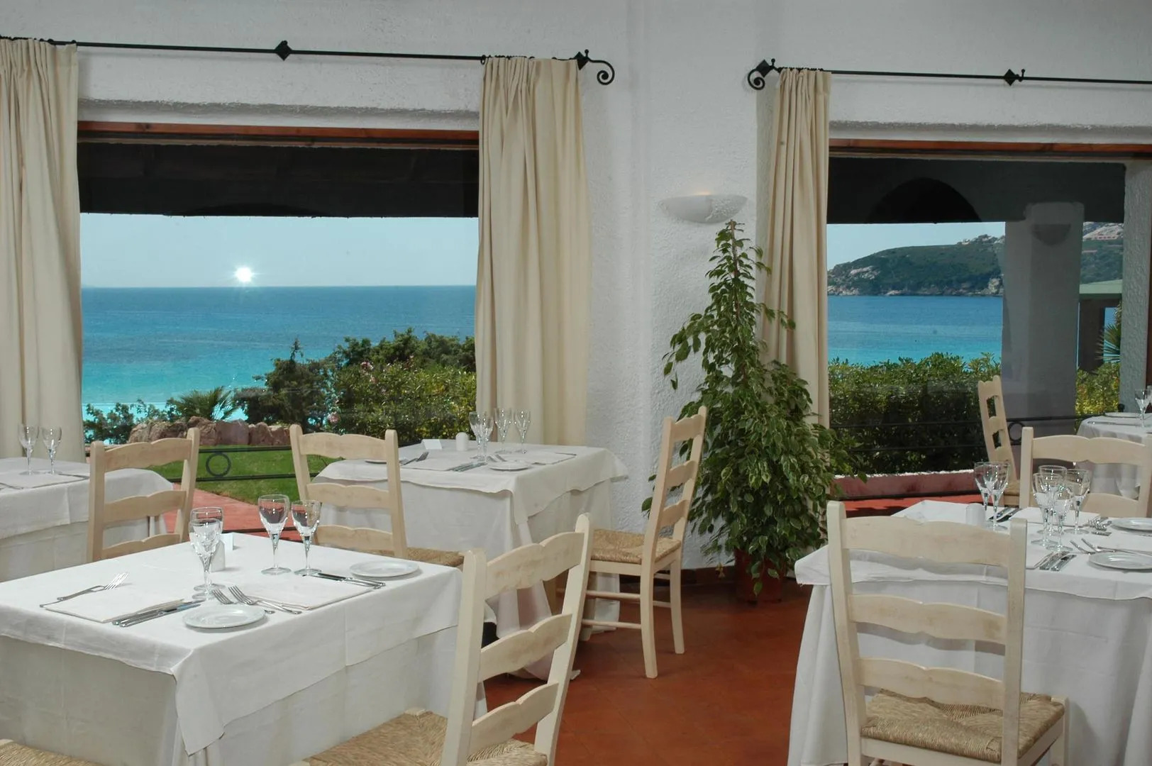 COLONNA GRAND HOTEL CAPO TESTA, a Colonna Luxury Beach Hotel, Santa Teresa Sardegna