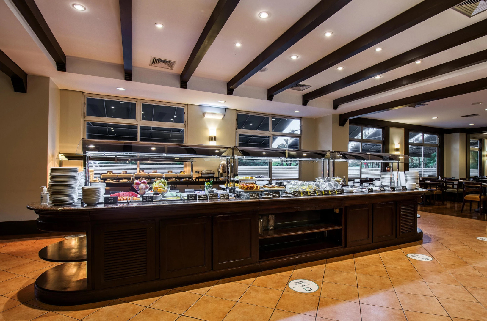 Hotel Deville Business Maringá