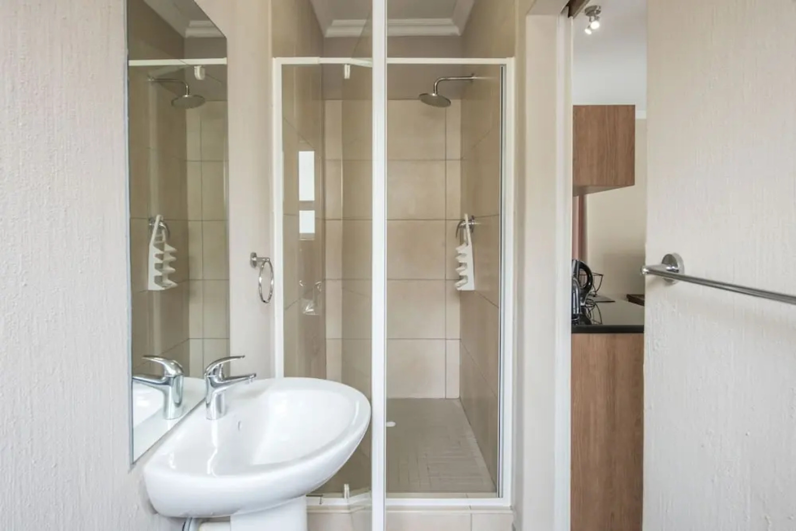 Long Beach Self-Catering