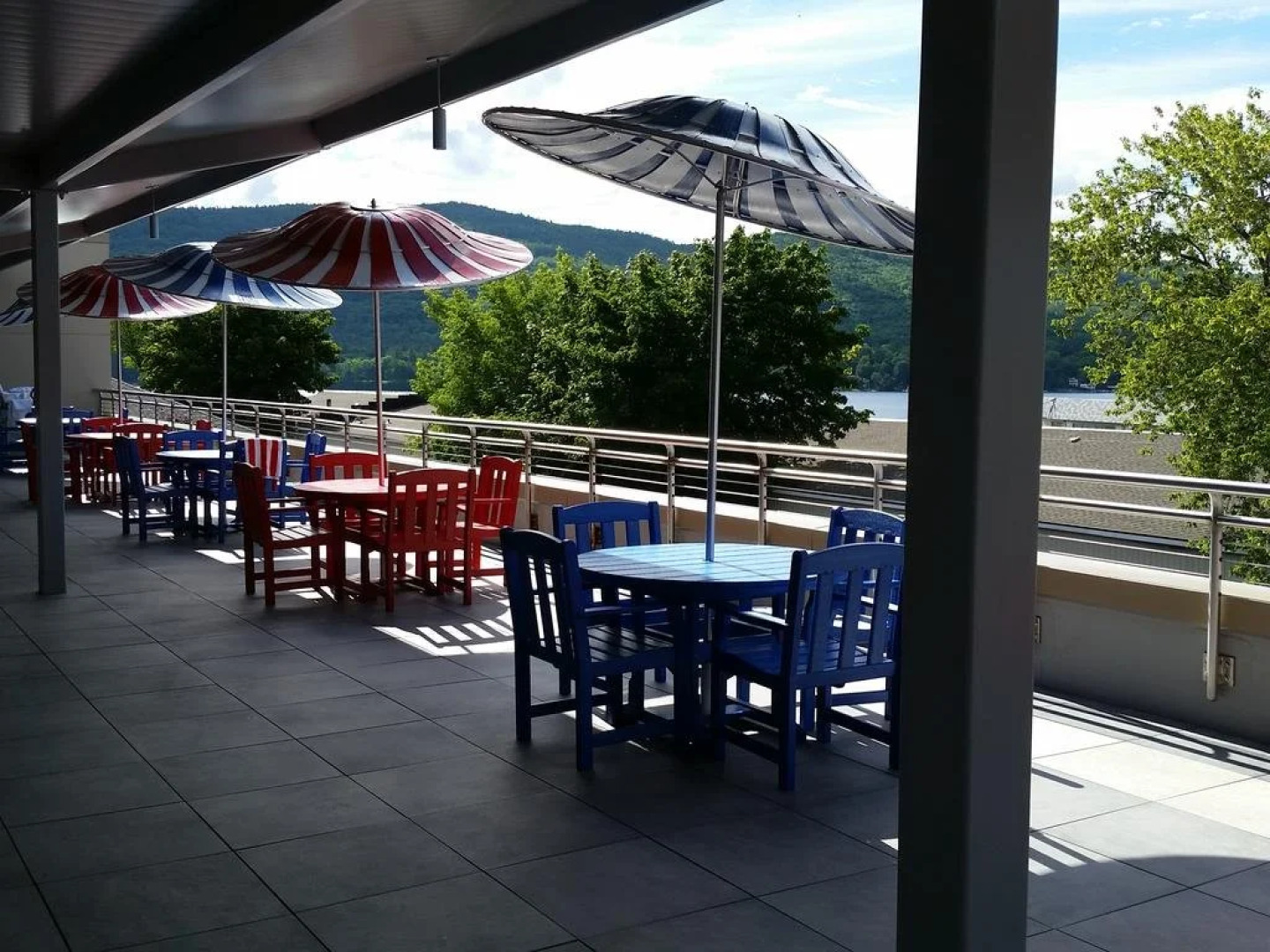 Surfside On The Lake