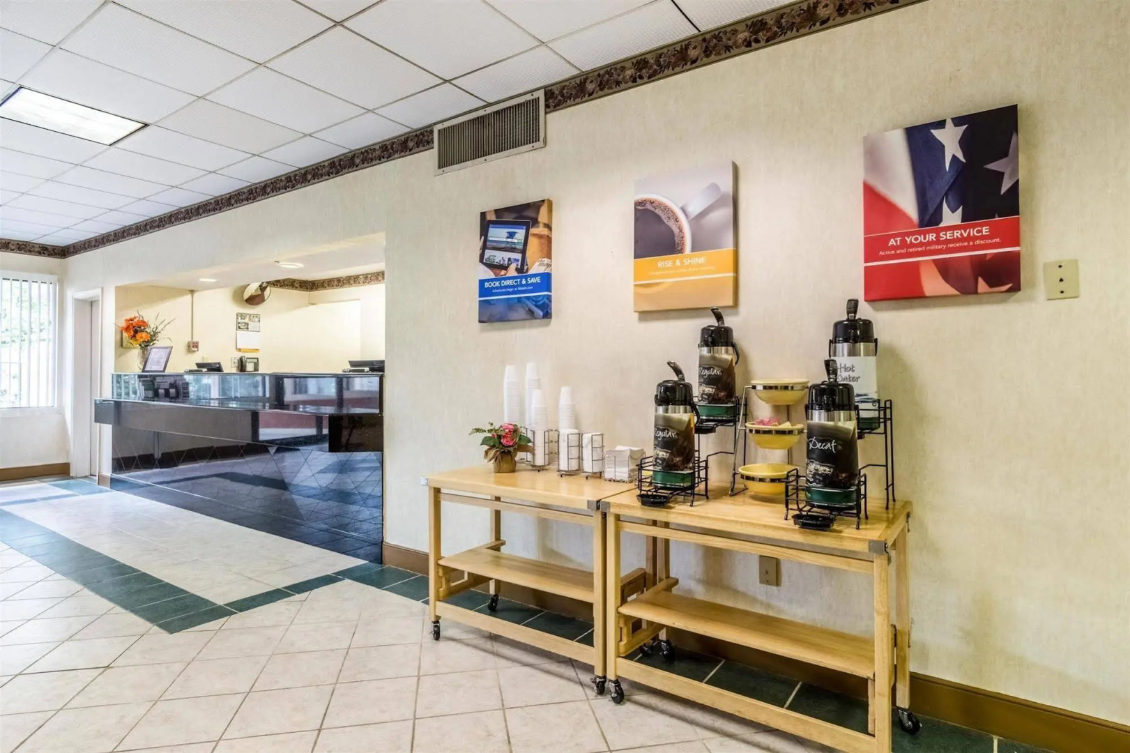 Econo Lodge Inn & Suites Chambersburg Central