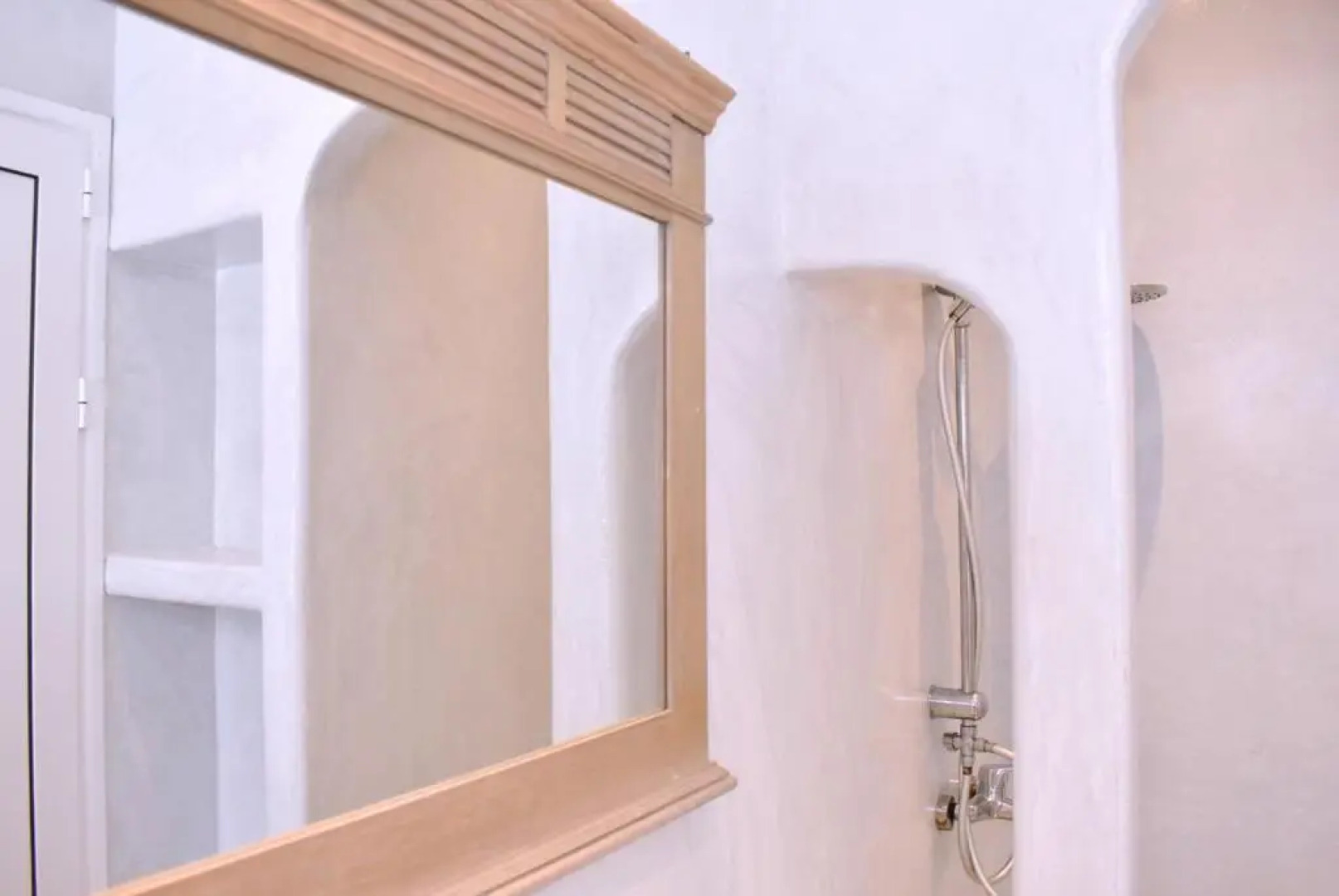 Tzamaros Studios Kythnos