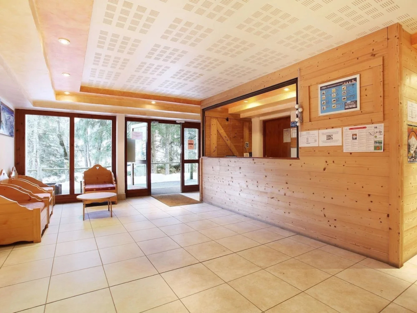 Rustic Studio in Wooded Area at 50 m. From the ski Lift