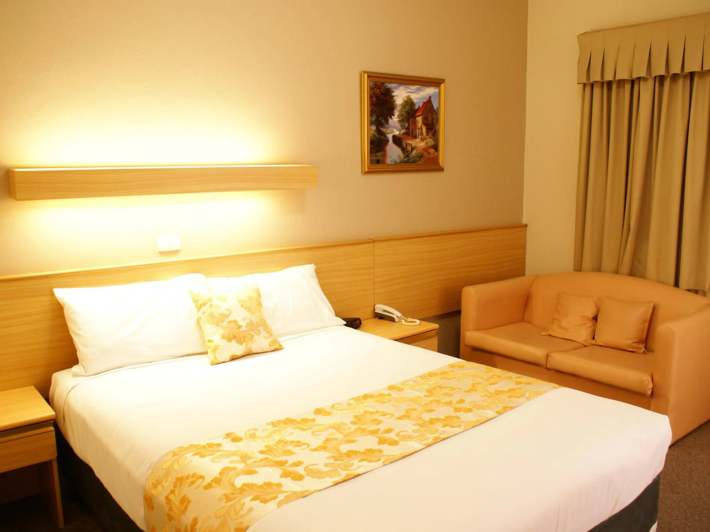 Country Lodge Motor Inn