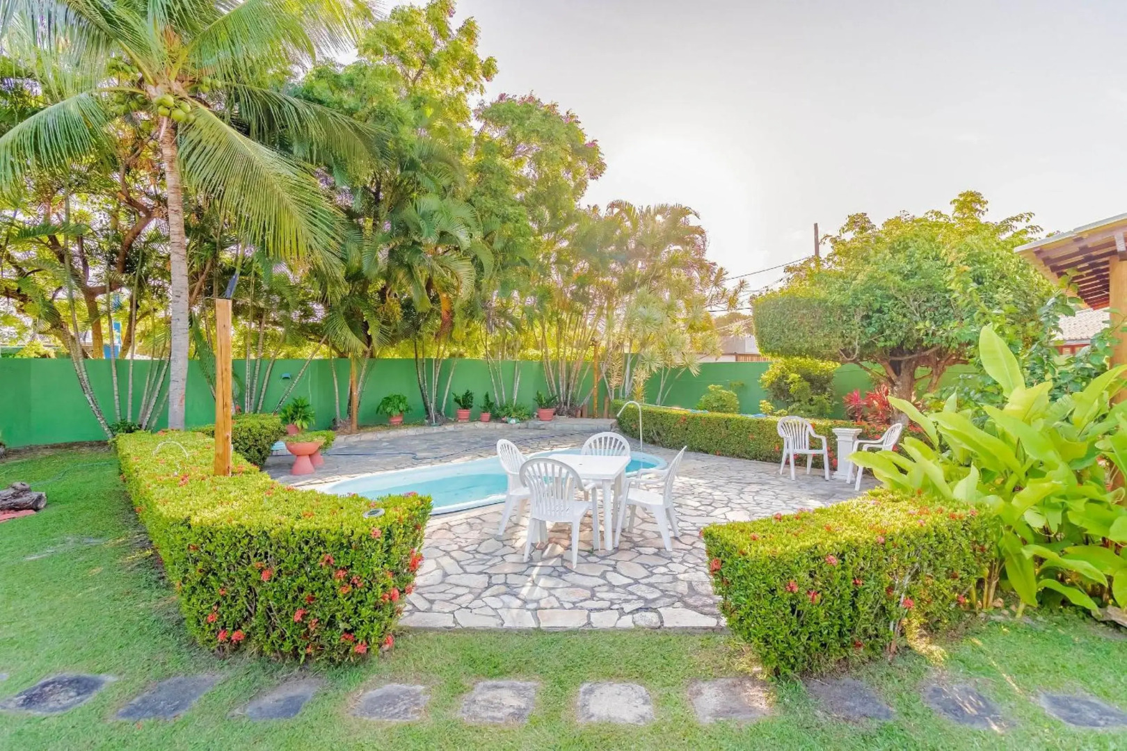 VT04 Excelente Casa 3 Quartos e Piscina