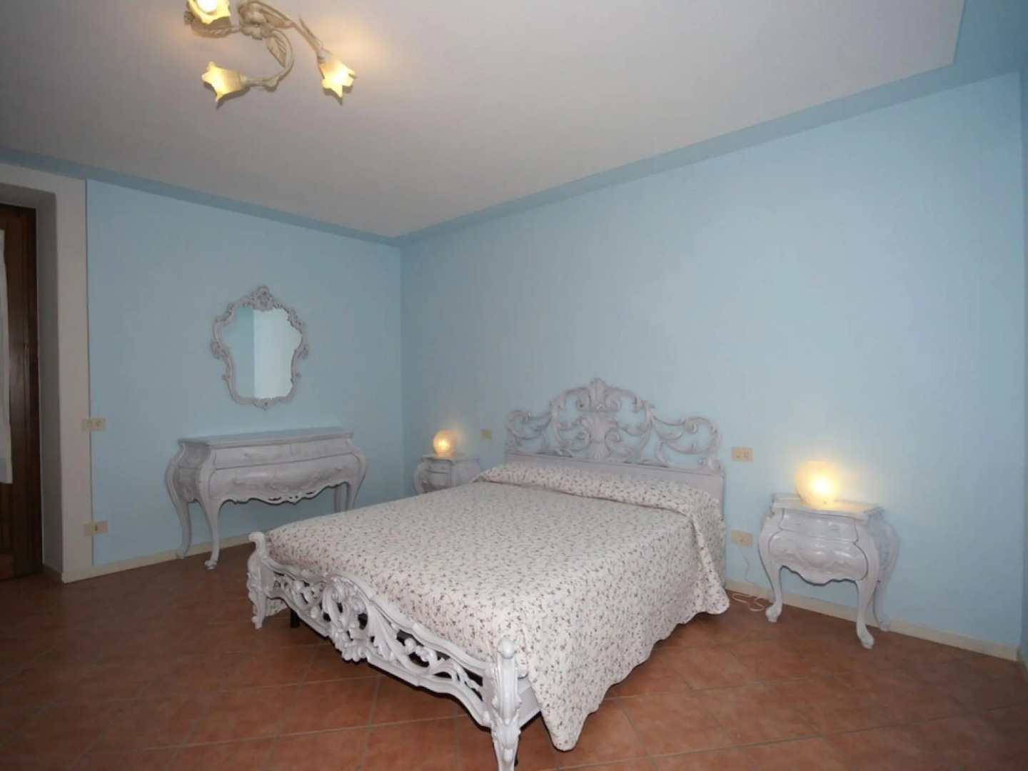 Snug Apartment in Monticelli Brusati near lake Iseo