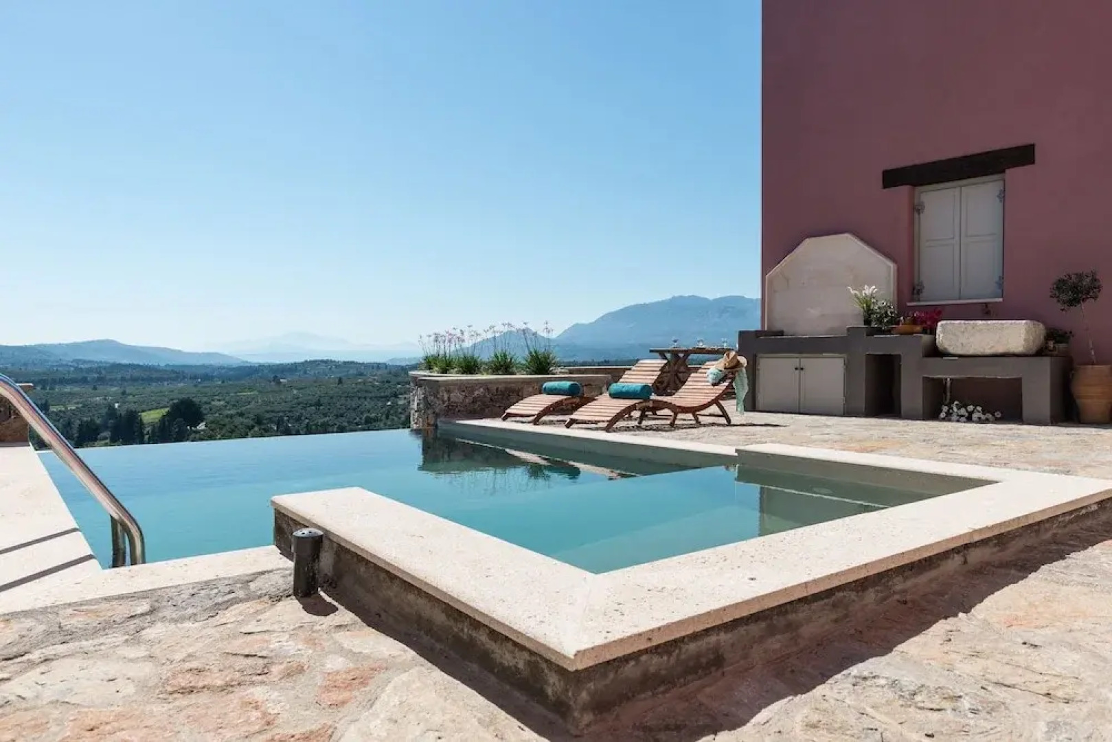 Elevated Peaceful Villa With Private Heated Pool Jacuzzi and Panoramic Views