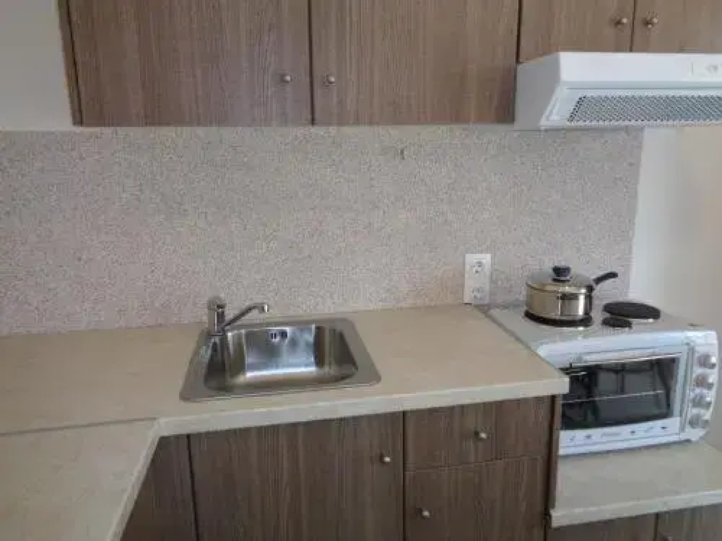 Skyline Rooms & Studios