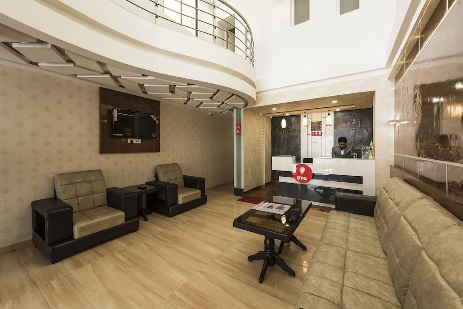 OYO 11414 Hotel Silver Suites