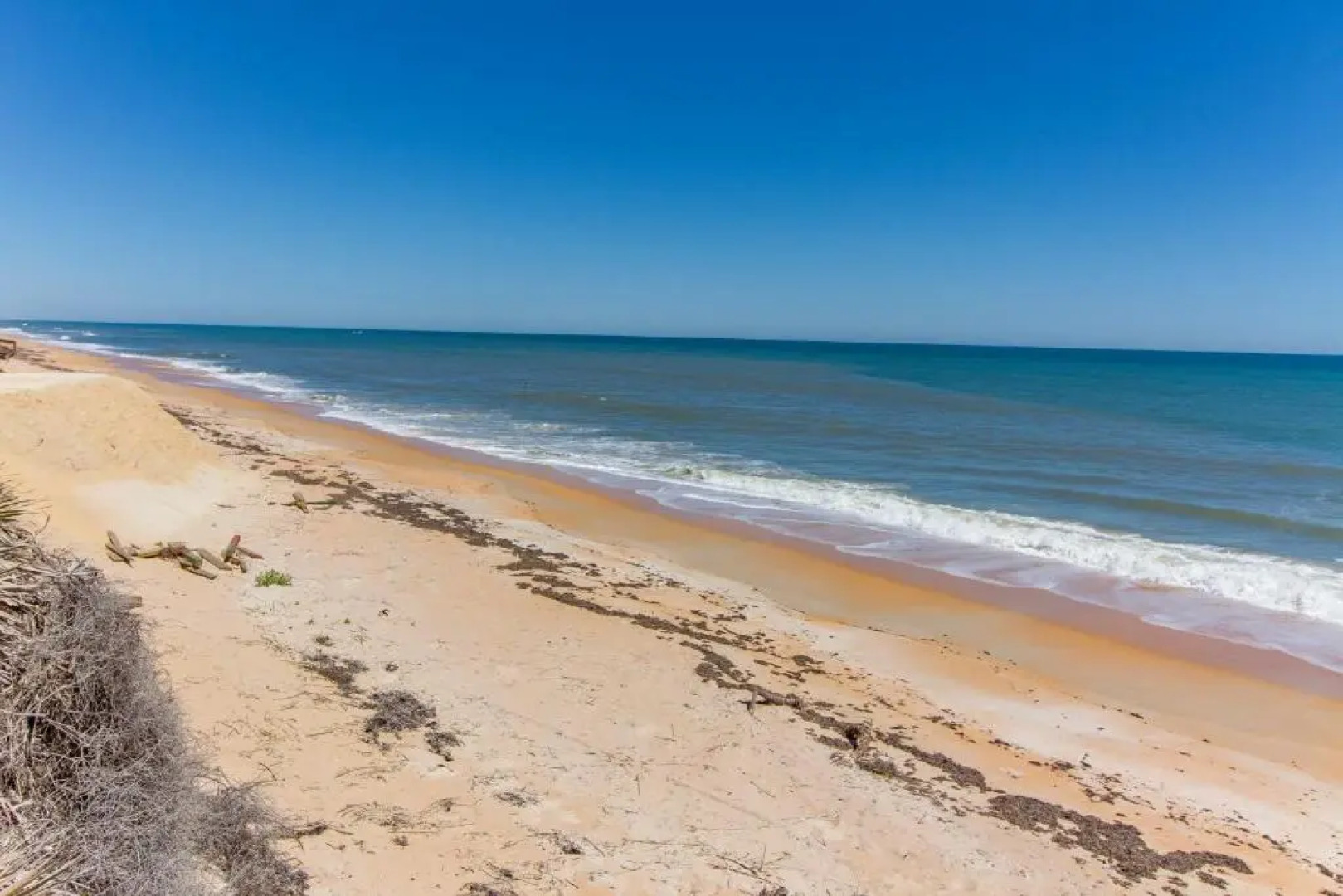 Sea Dancer 210, 2BR, Beach Front, Pool, Wi-Fi, Sleeps 6