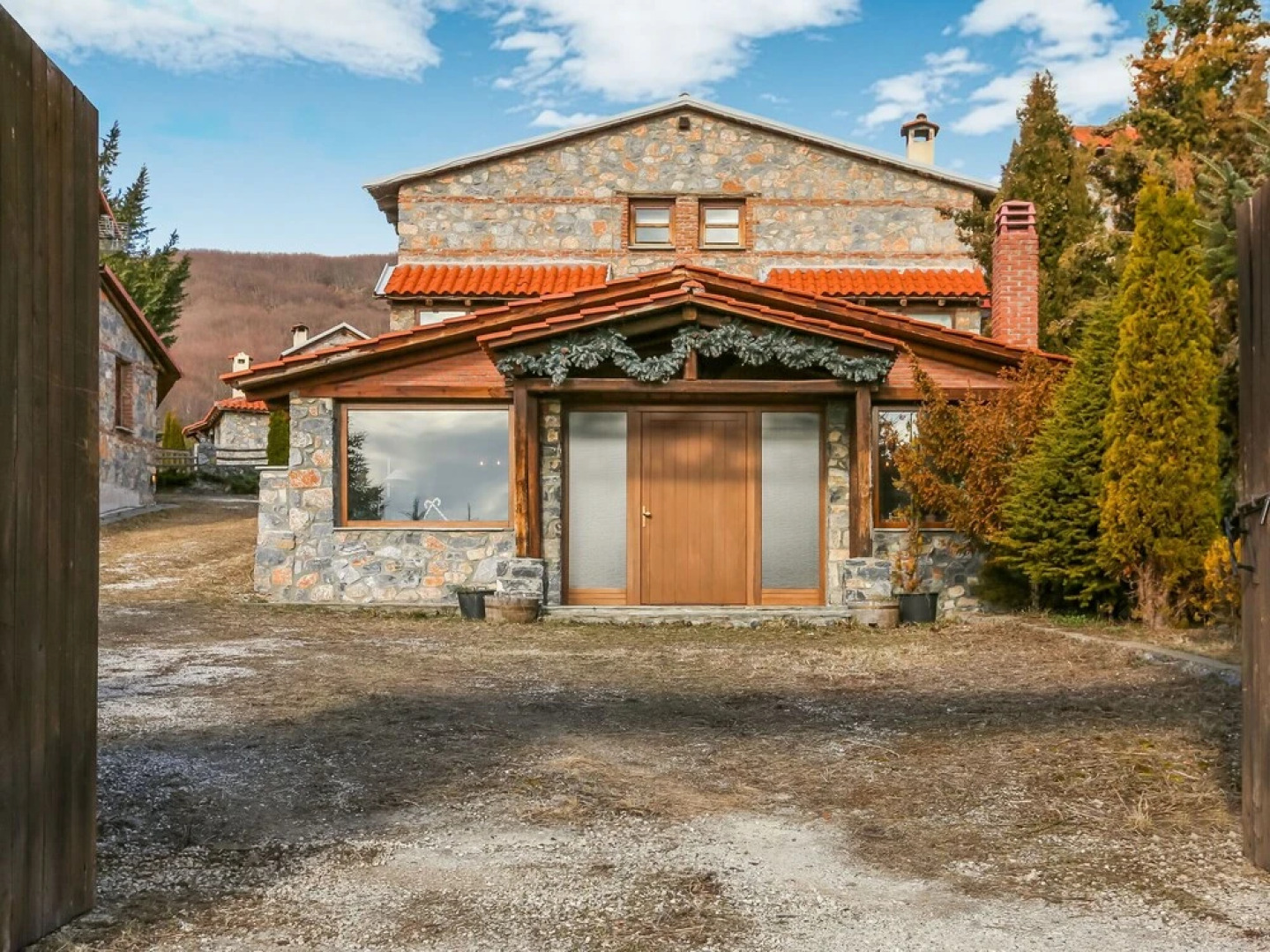 Lavish Holiday Home in Pella with Jacuzzi