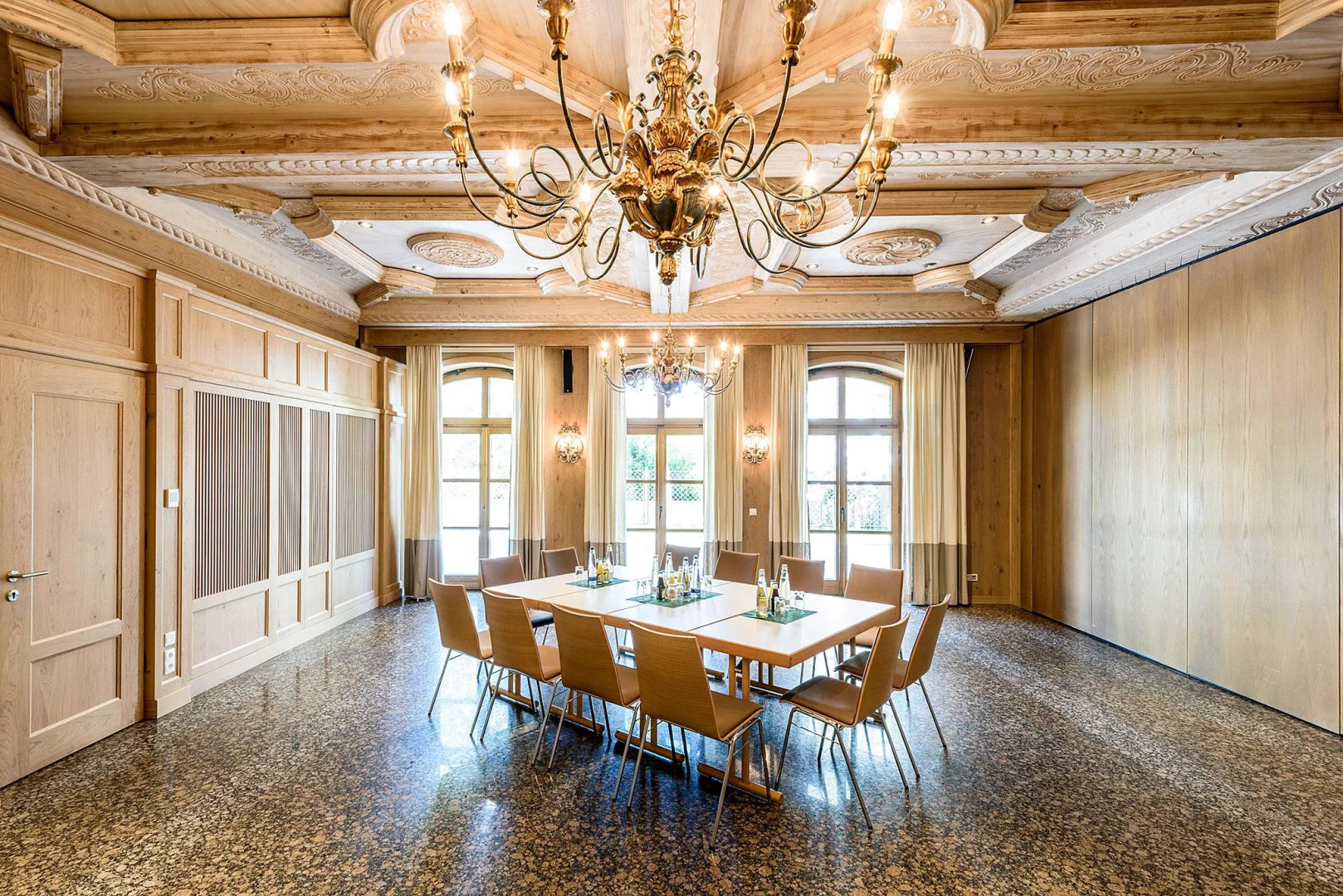 Bauer Hotel & Restaurant