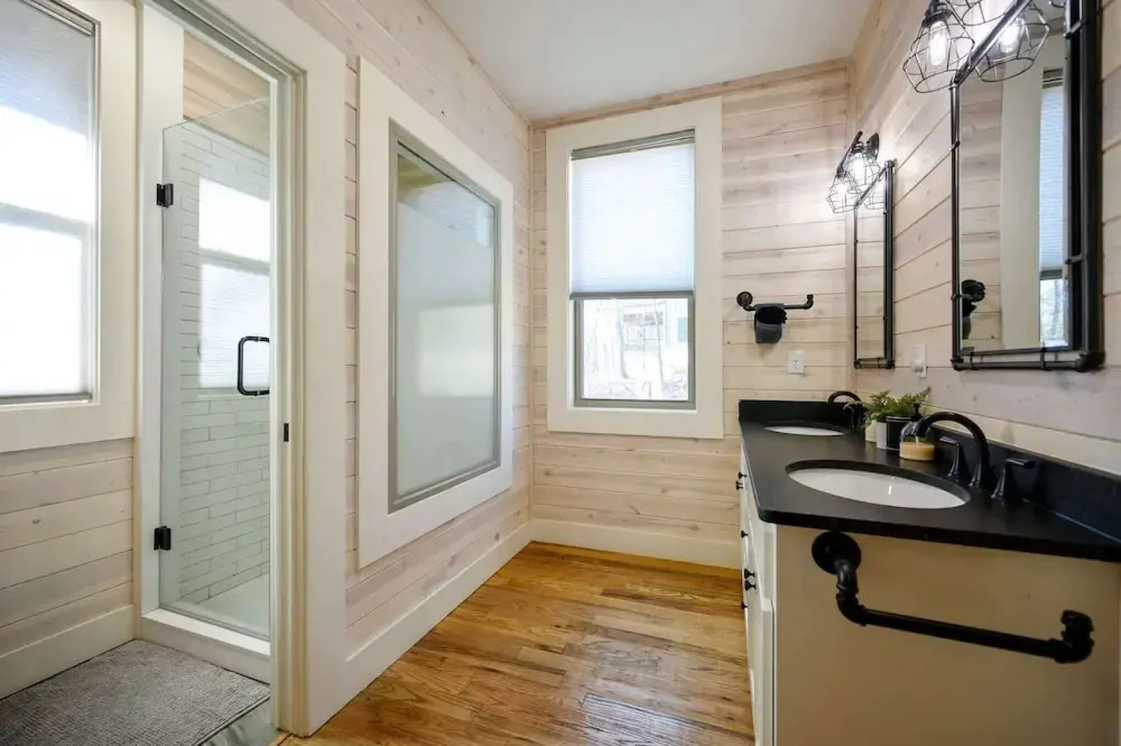 Stardust Hollow Cabin for 14