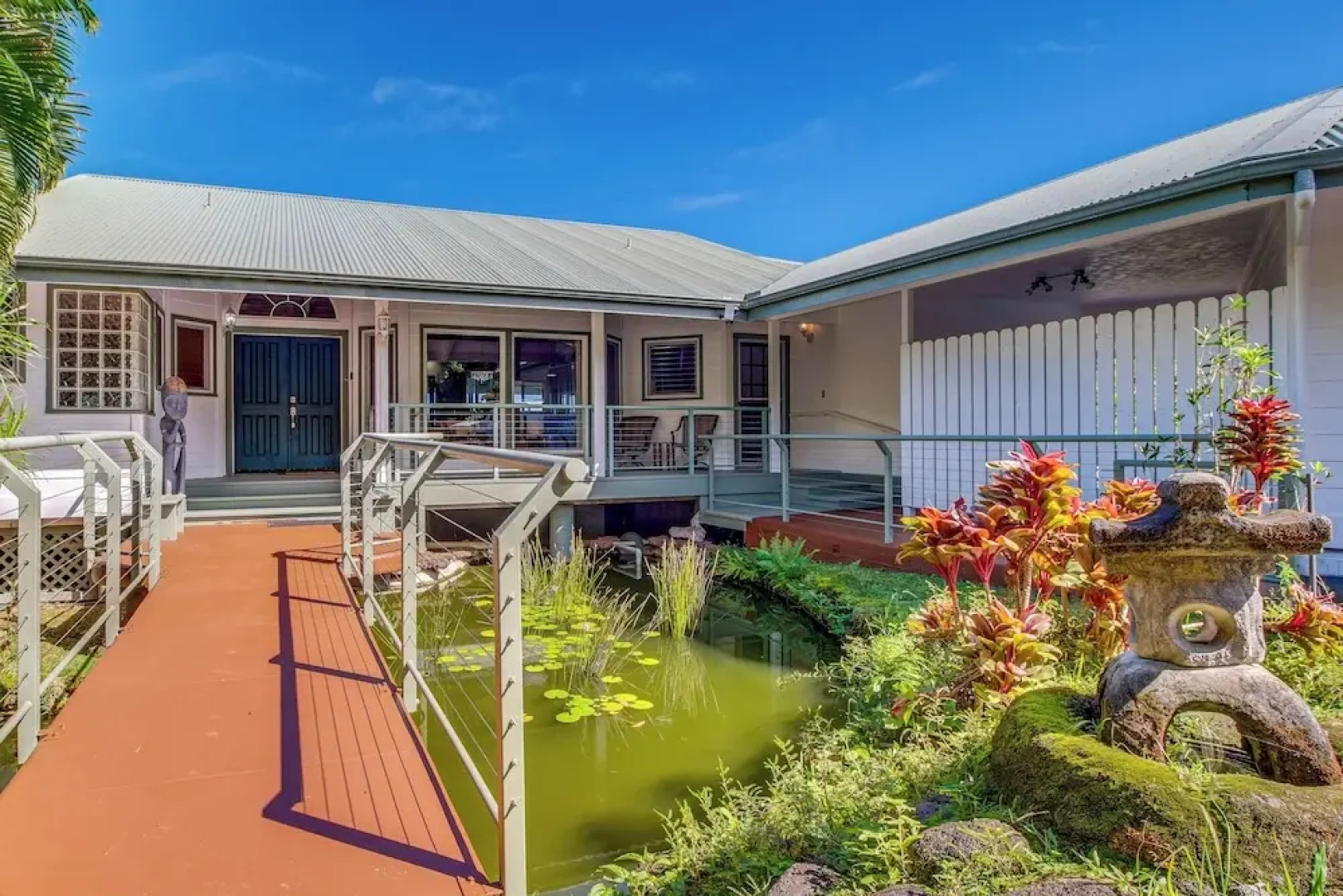 Honomu Home w/ Screened Lanai + Ocean Views!