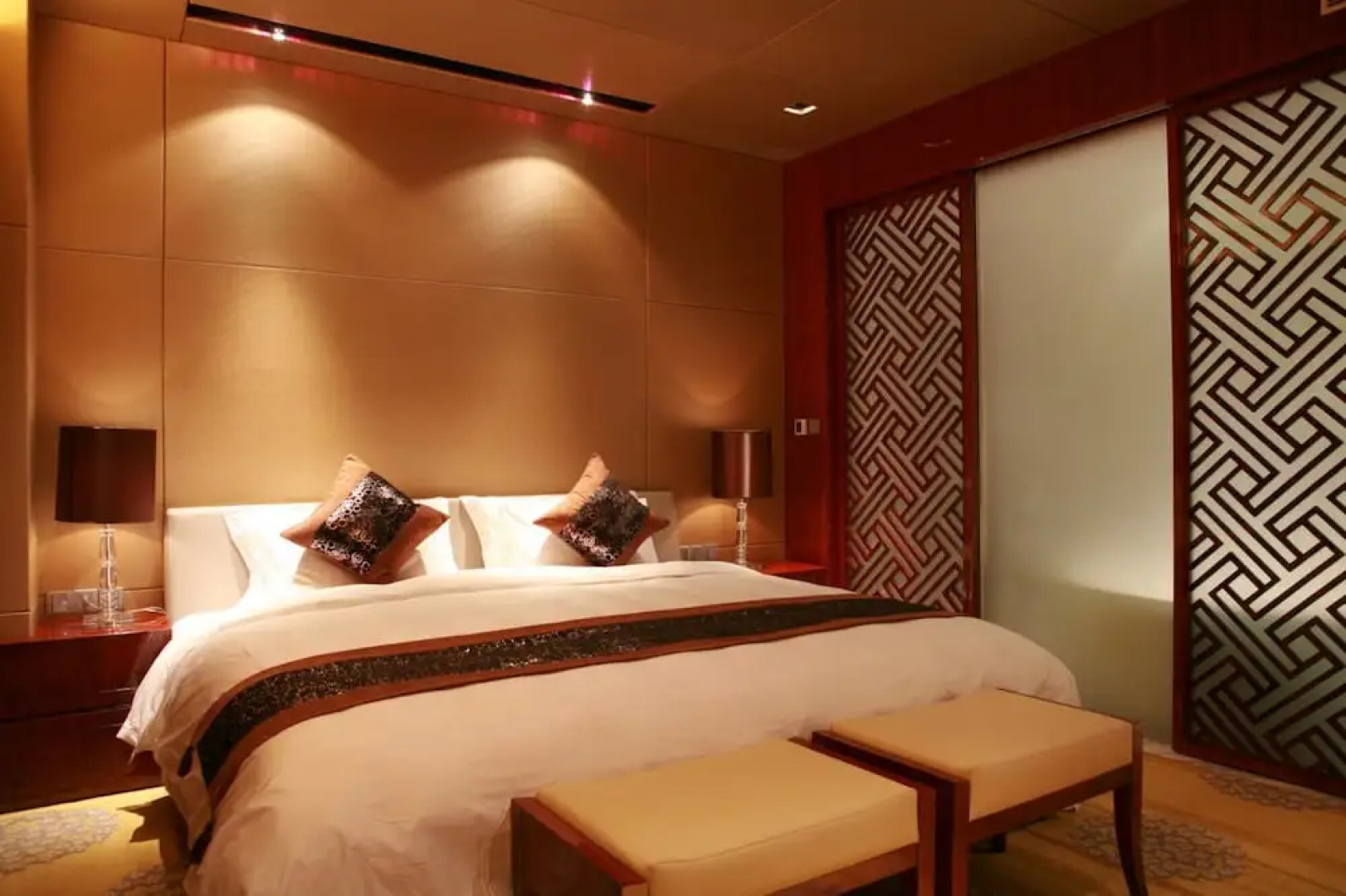 East Lake International Hotel