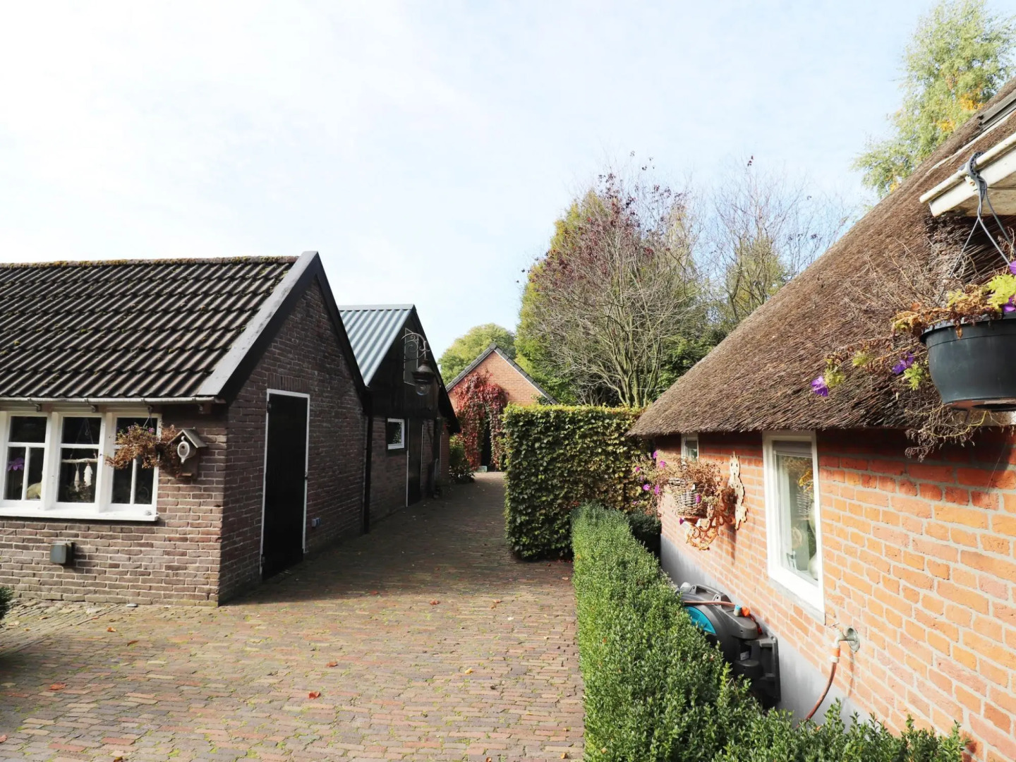 Atelier House With hot tub