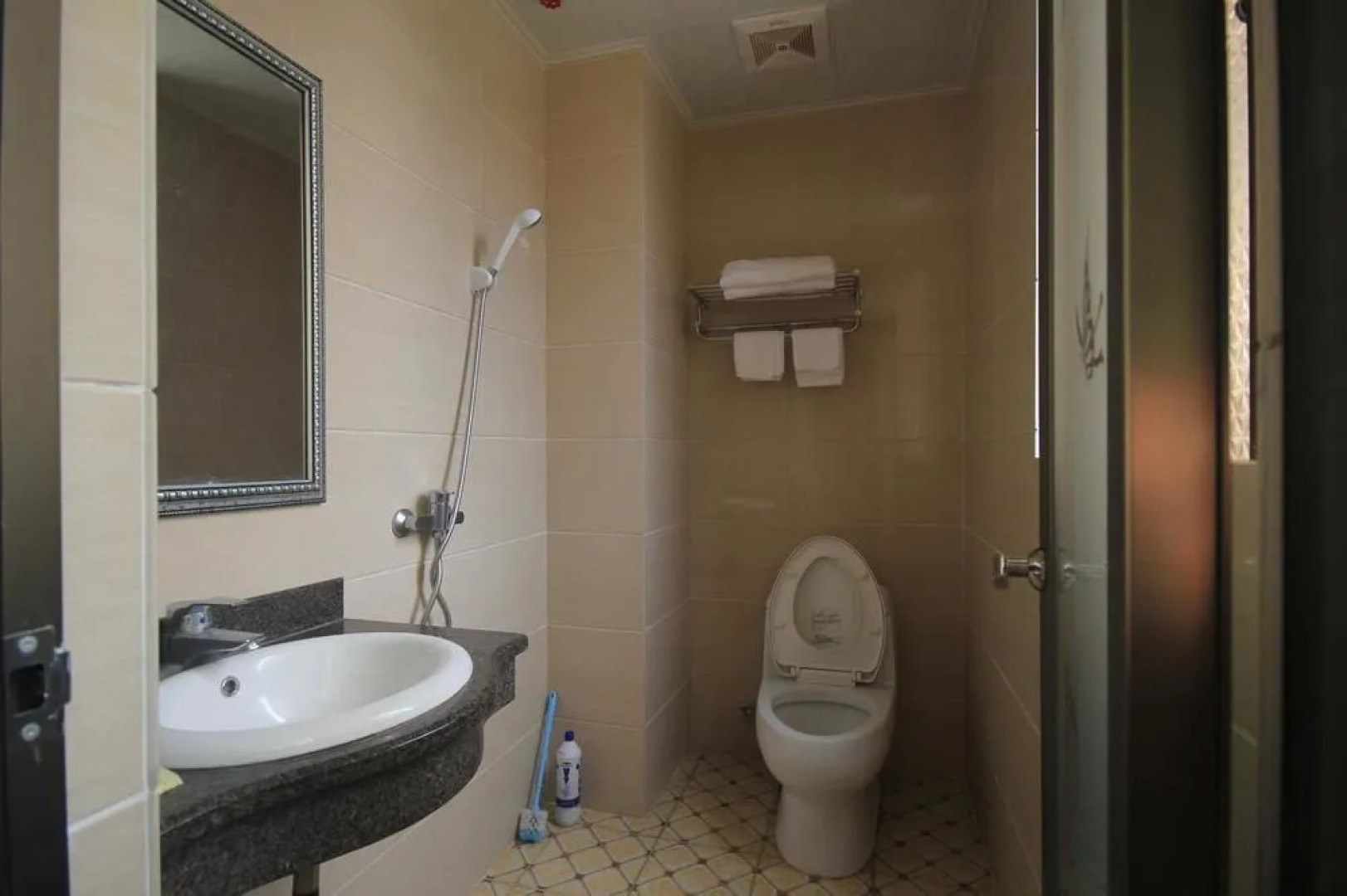 Yangjing Hailing Island Longhao Hotel