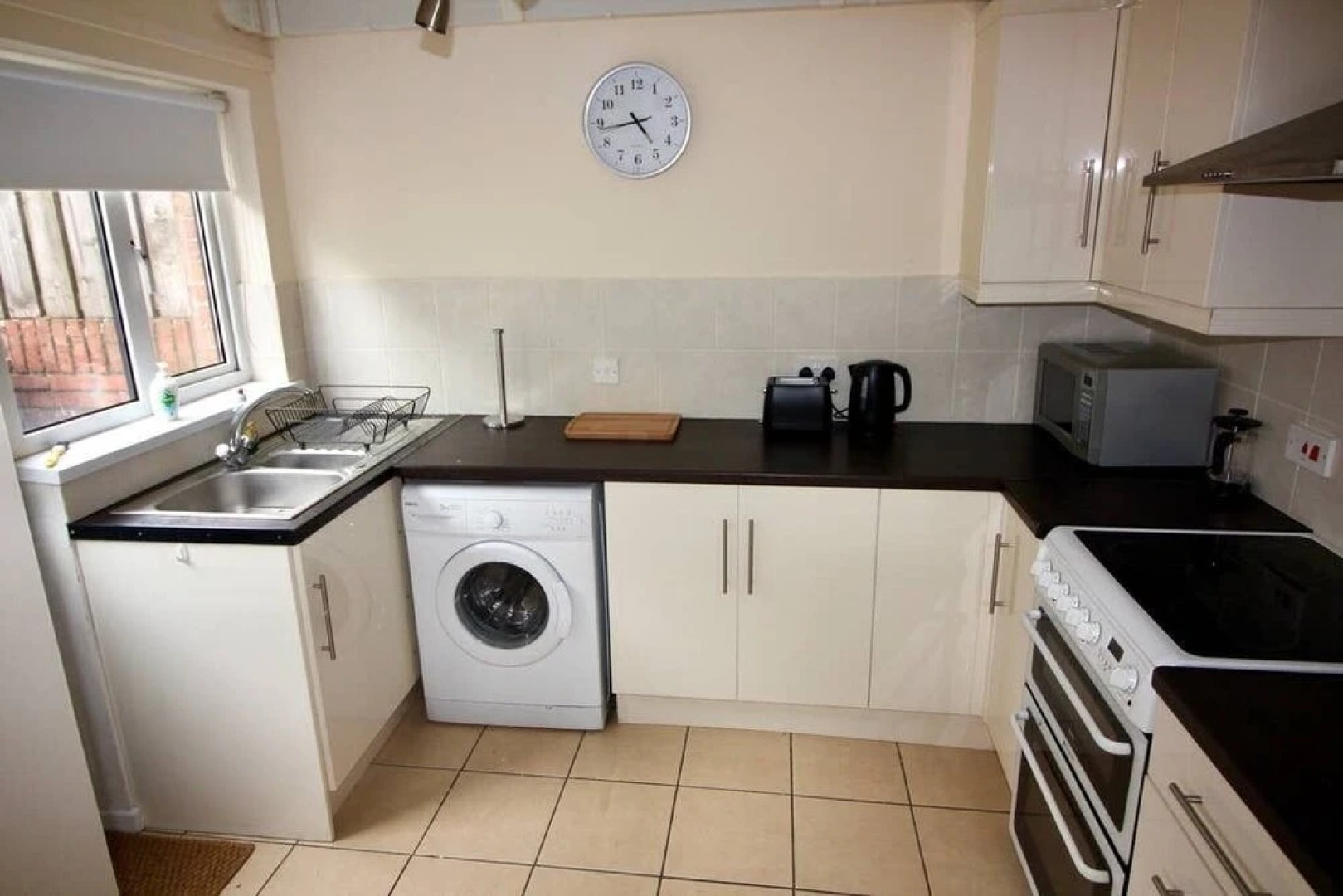 3 bed house in suburbs of Belfast