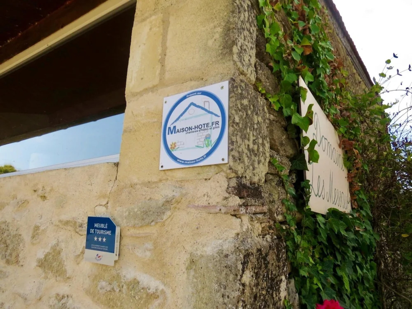 Apartment With one Bedroom in Blaignac, With Shared Pool, Furnished Garden and Wifi