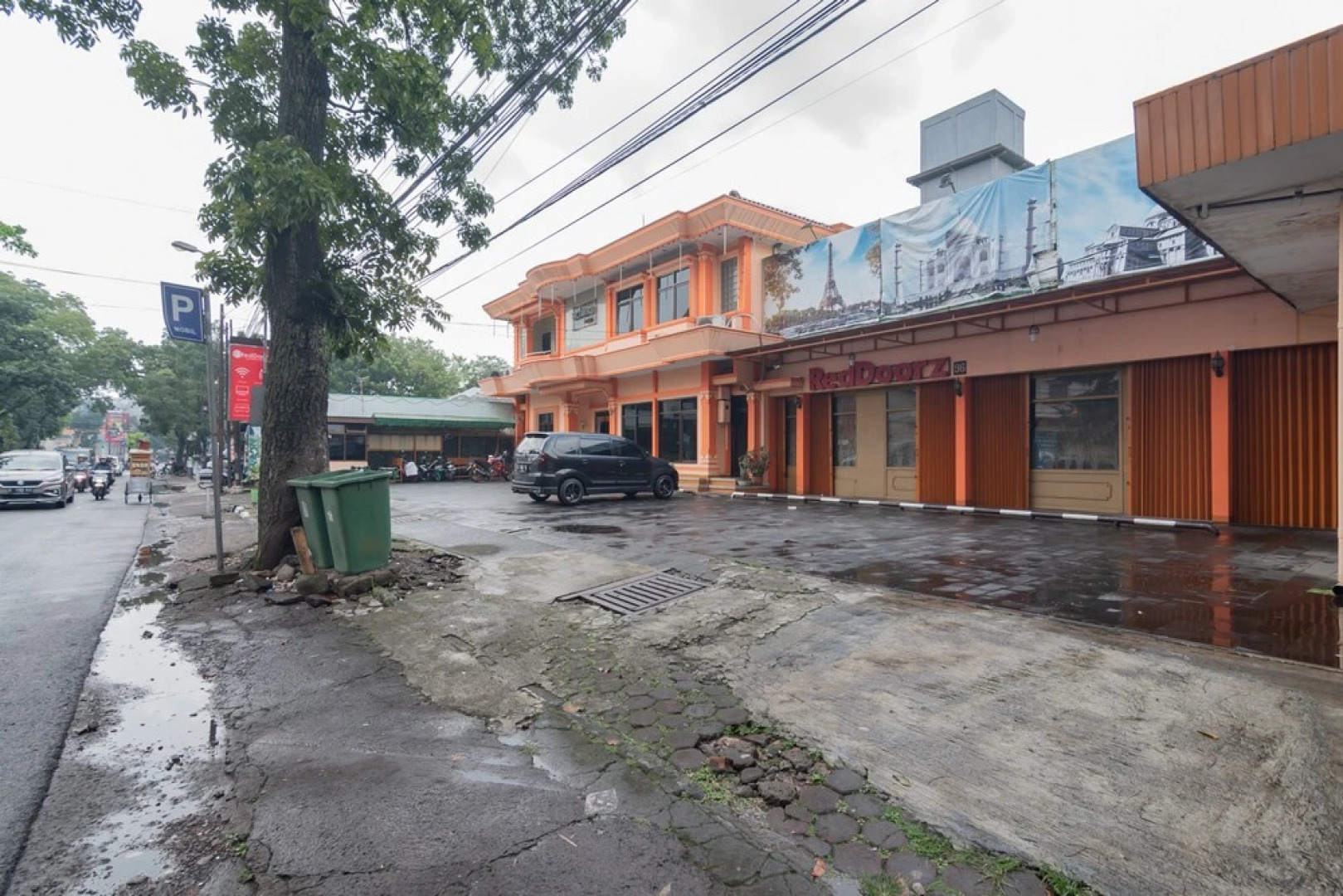 RedDoorz @ Achino Hotel Bandung