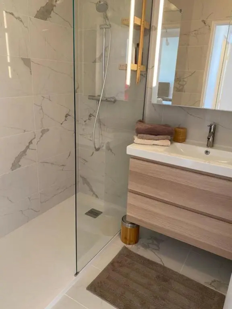 Superbe 2P vue mer, ensoleillé, piscine