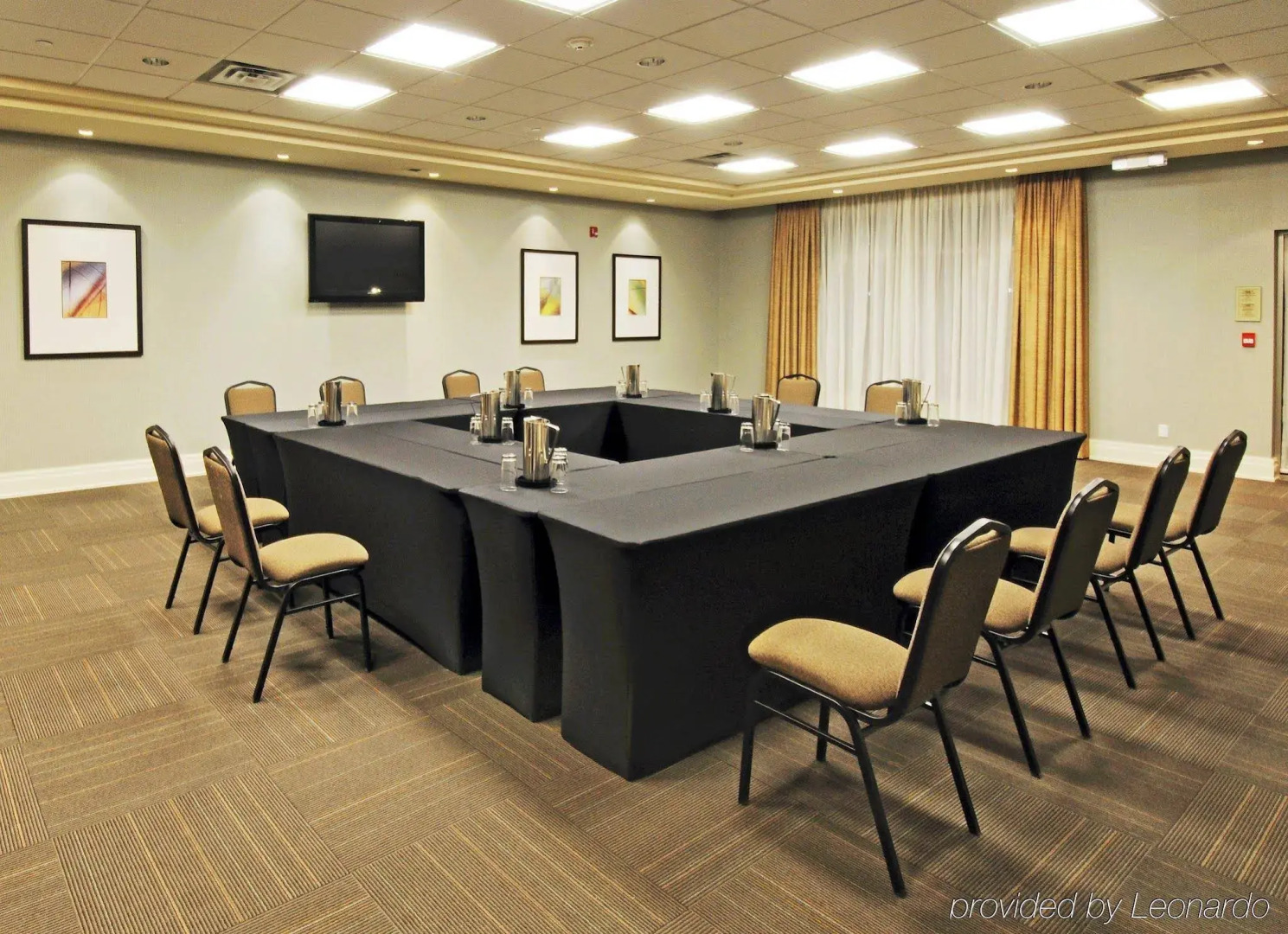 Holiday Inn Express & Suites Vaughan-Southwest by IHG