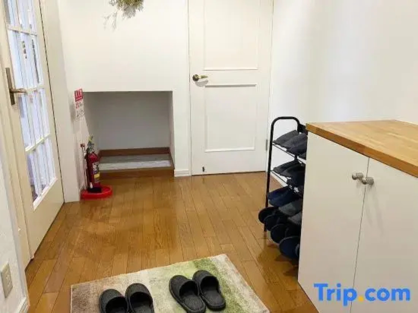 Whole House / 10 ppl/ 3 Parking /Free Wifi!