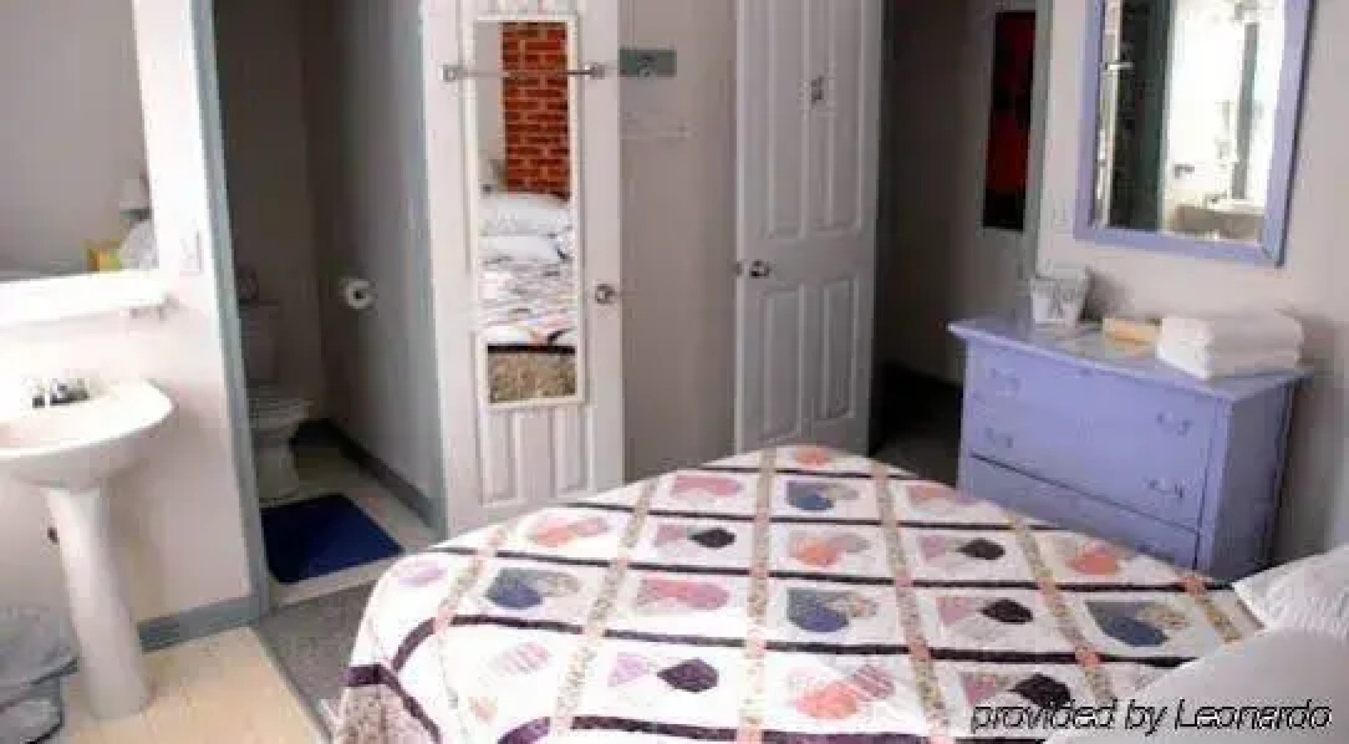 Rehoboth Guest House - Adults only