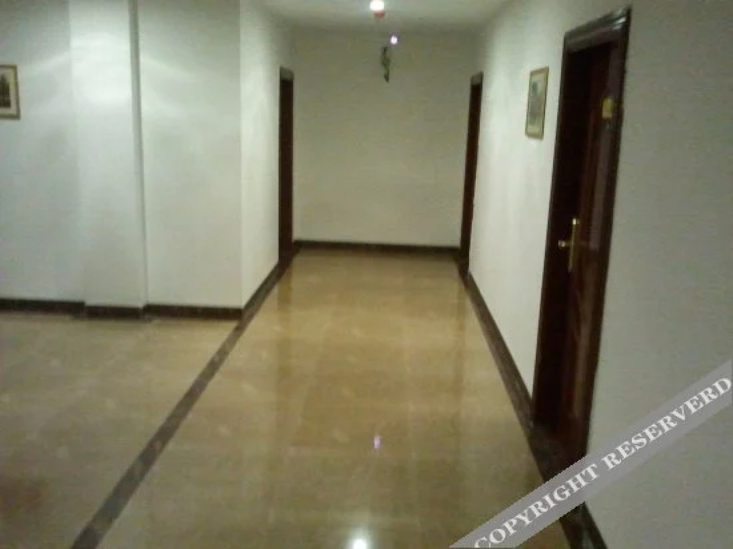 Yibai Business Hotel