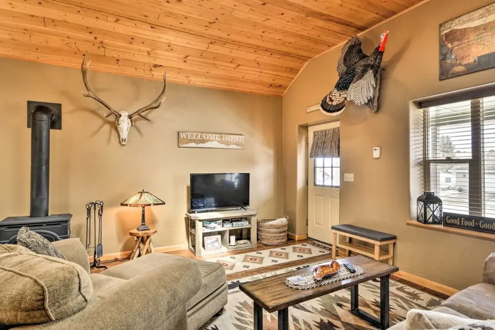 Red Lodge Retreat w/ Hot Tub: 3 Blocks to Downtown