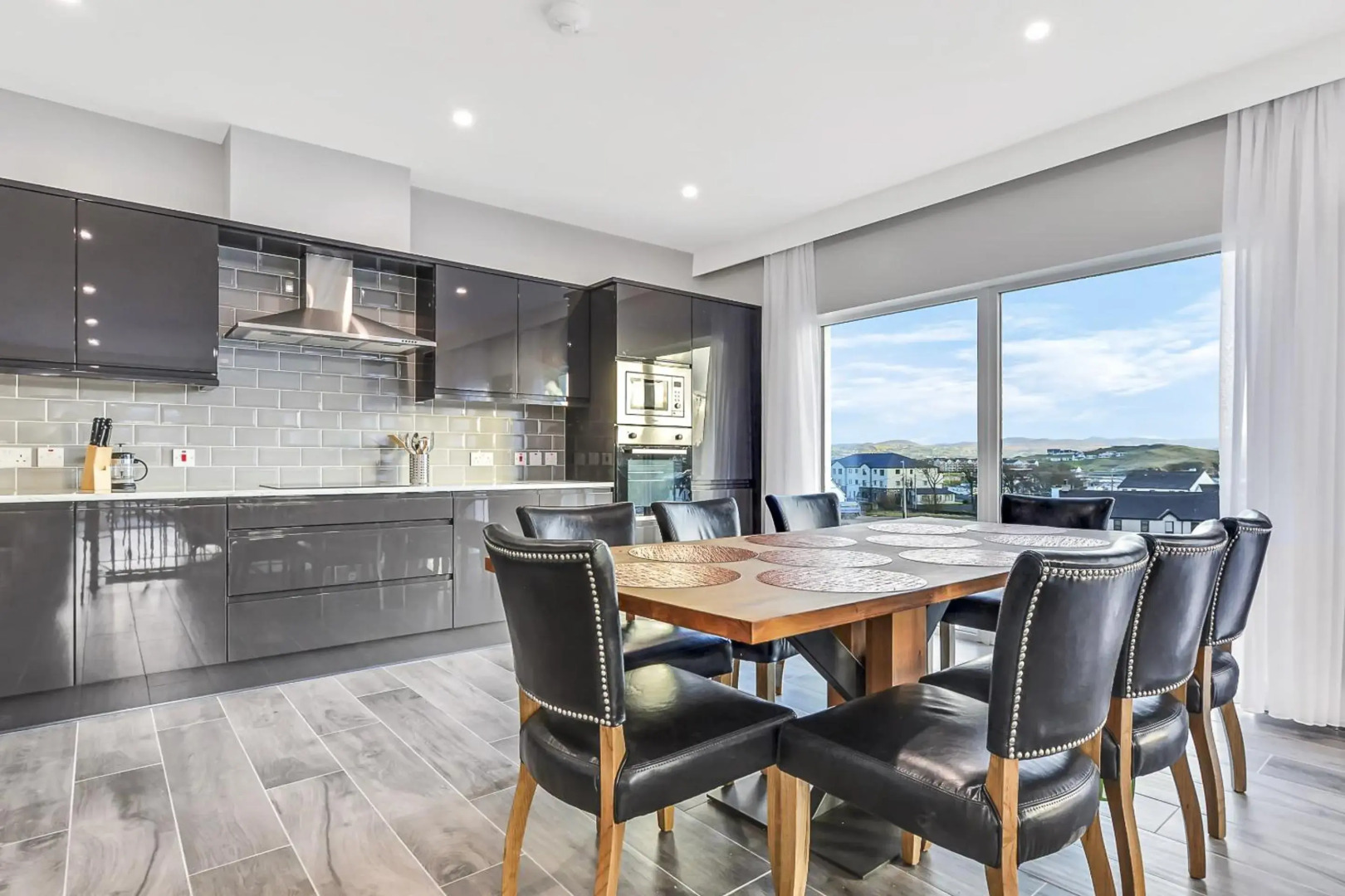 BayView Luxury 4 Bedroom Villa