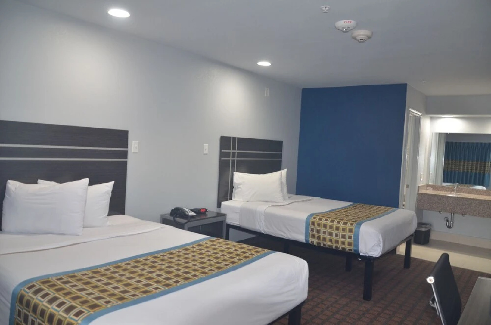 Travelers Inn And Suites