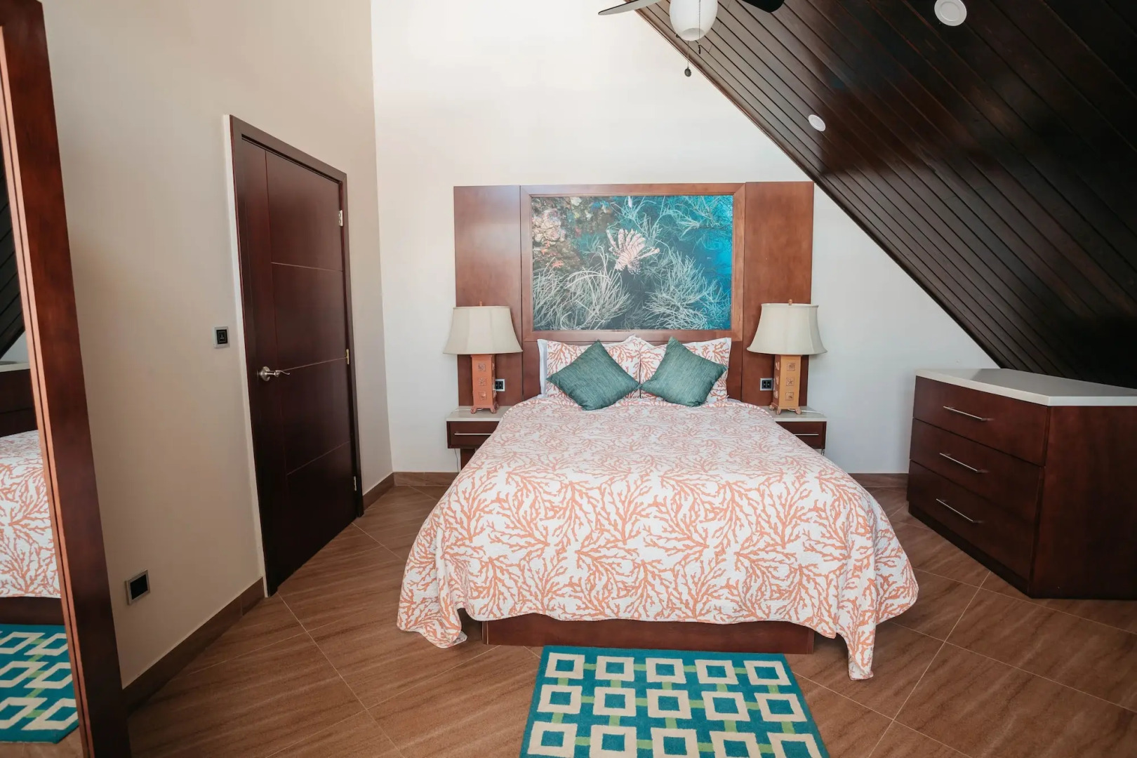 Surfrider Resort Hotel