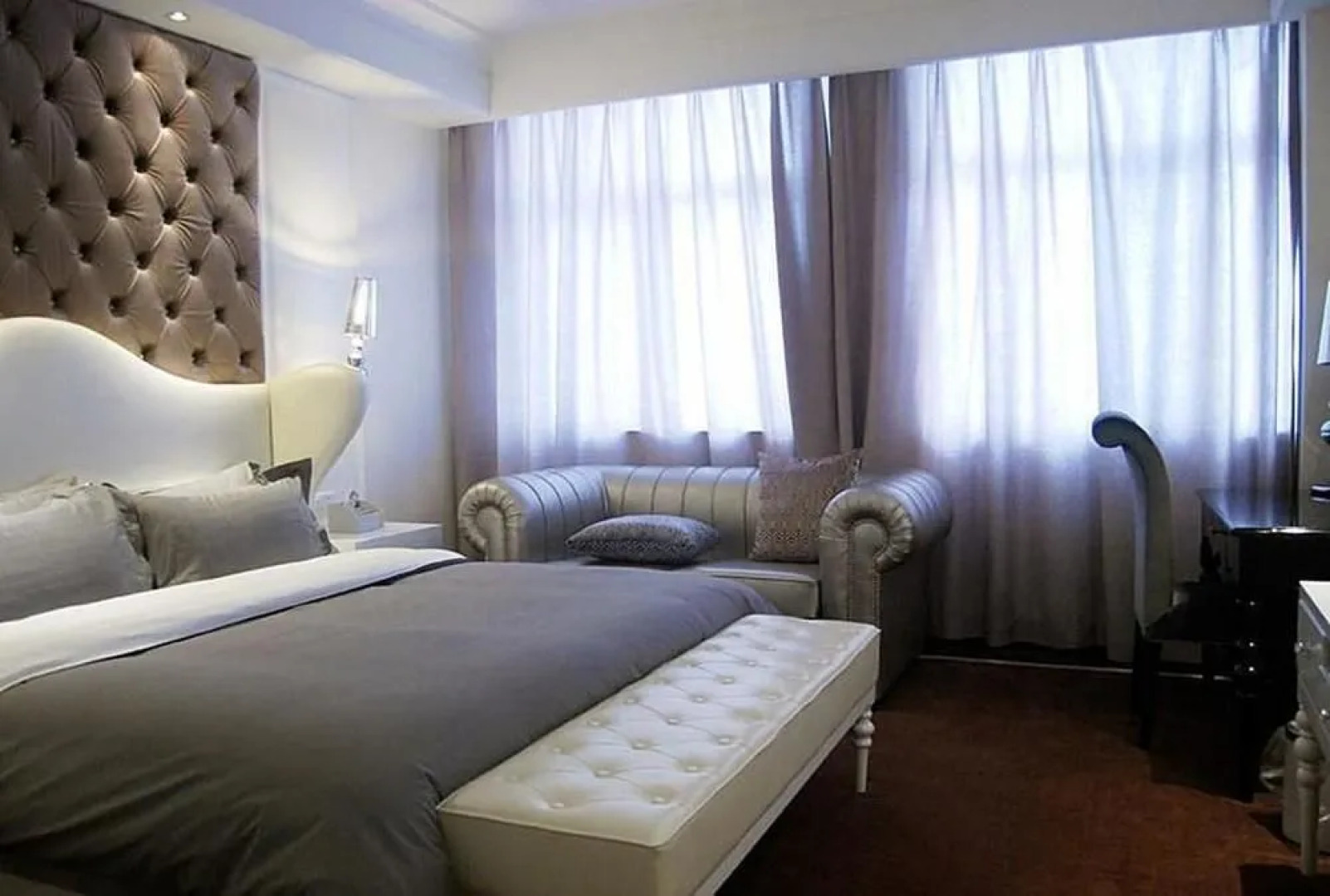 Yancheng Youth Club and Reading Hotel