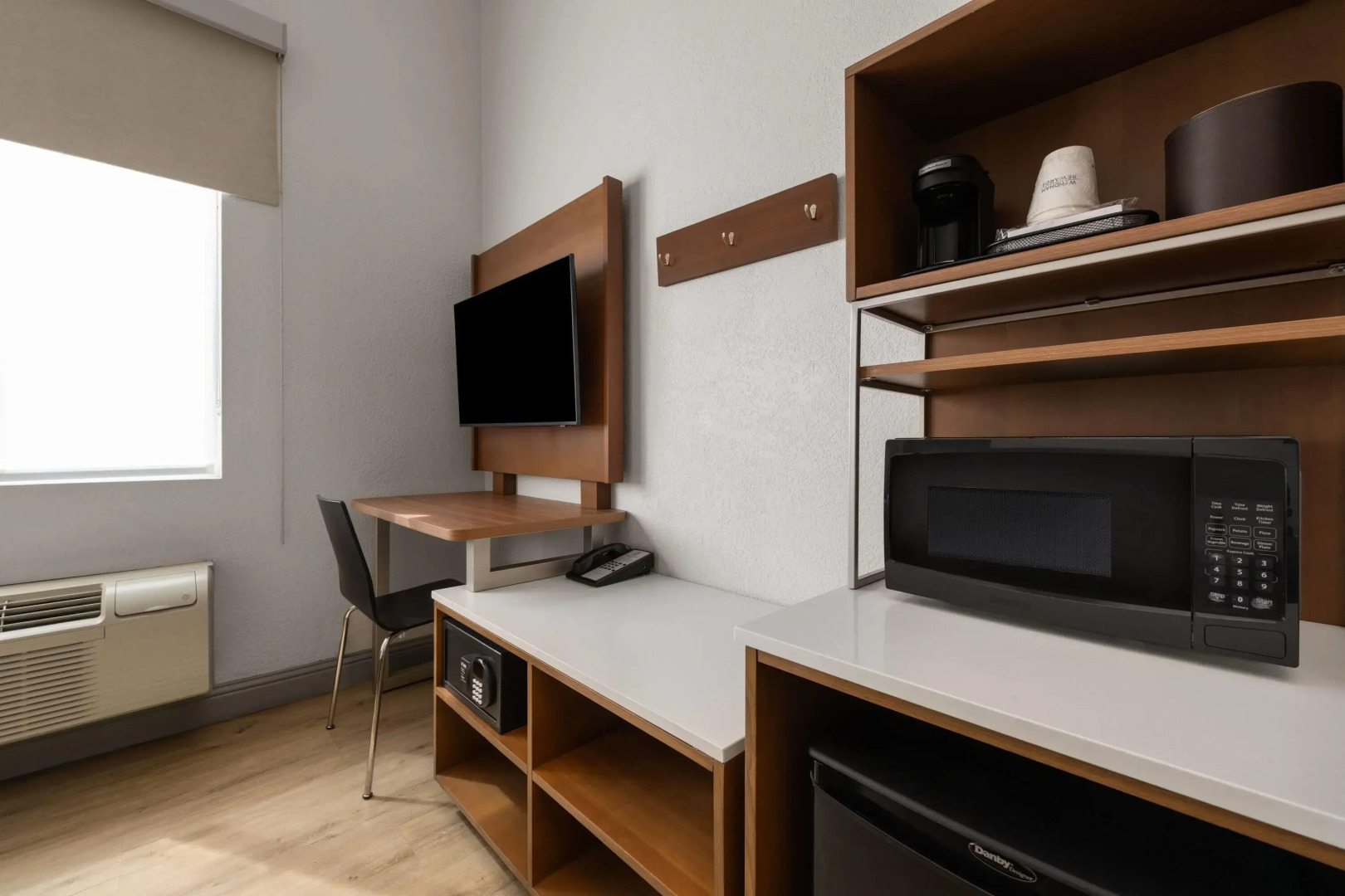 Super 8 by Wyndham Fort Bragg