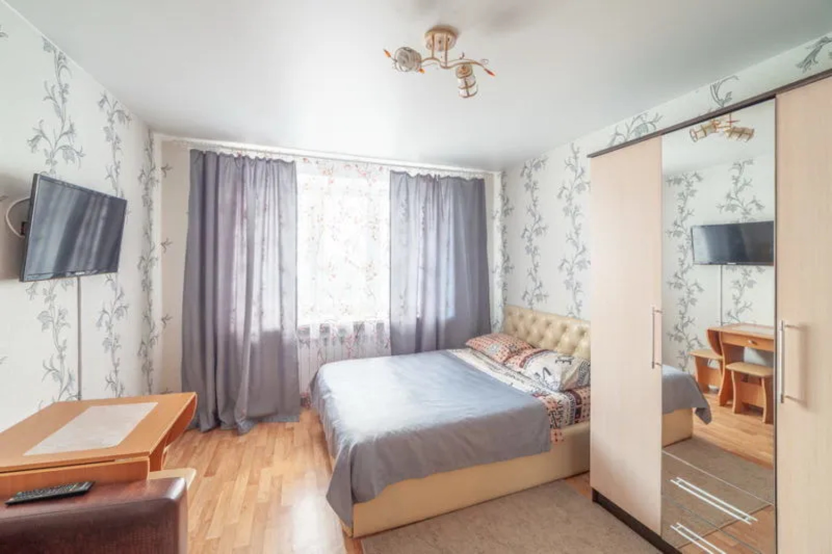 Apartments Viktory on street Pichugina, 6