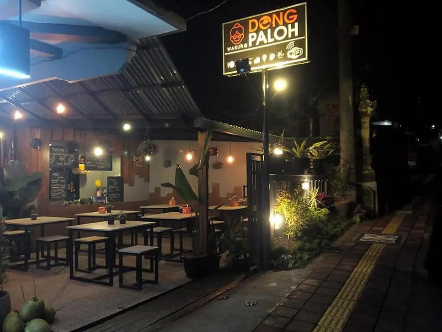 Dong Paloh Hostel